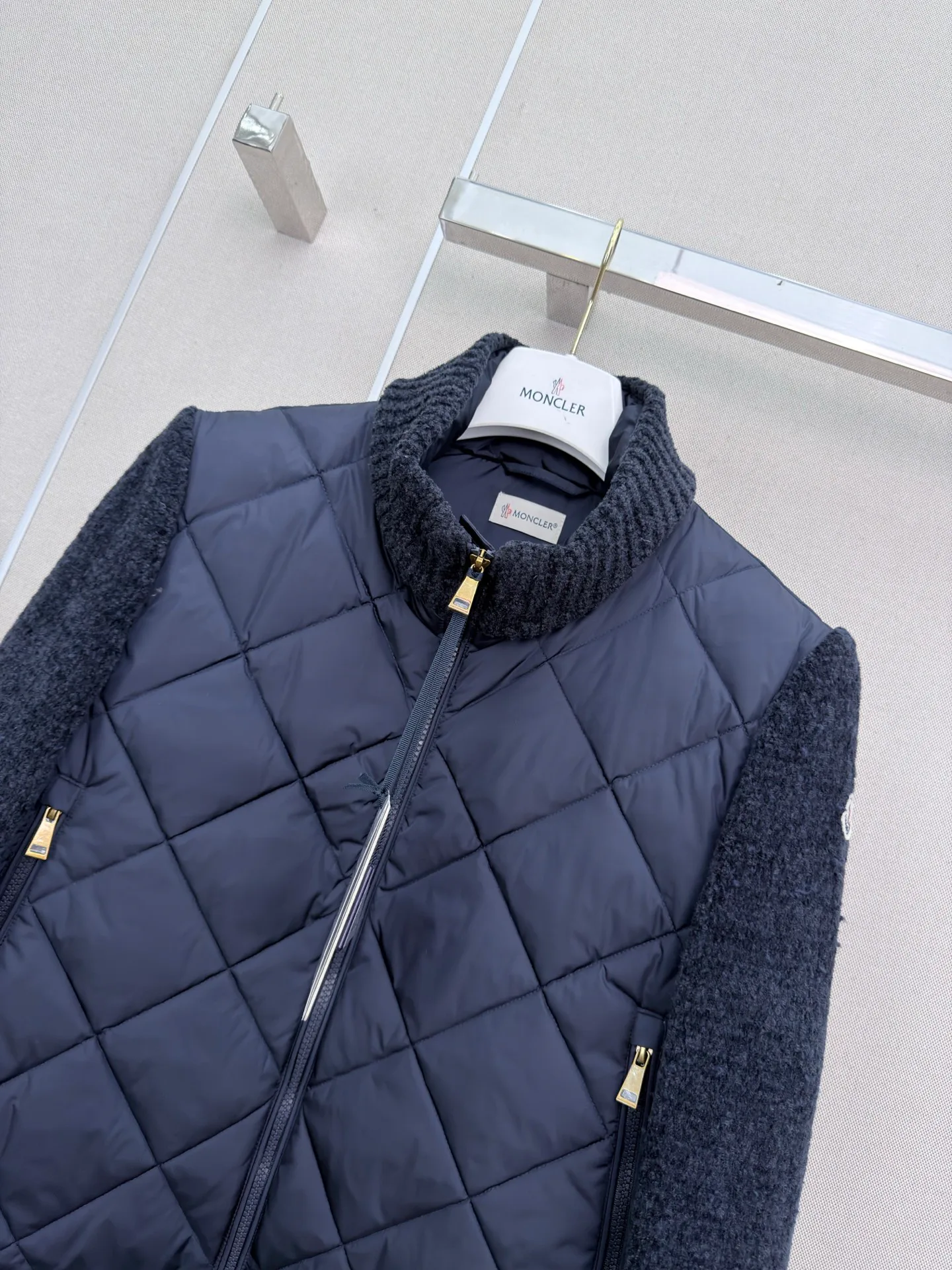 Women's Jackets And Down Jackets MONCLER 18203545
