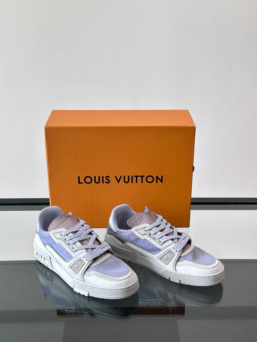 Men's Sneakers LOUIS VUITTON 17349438