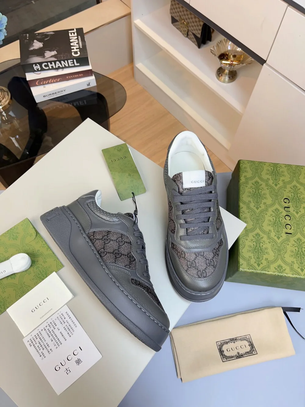Women's Sneakers GUCCI 18369612