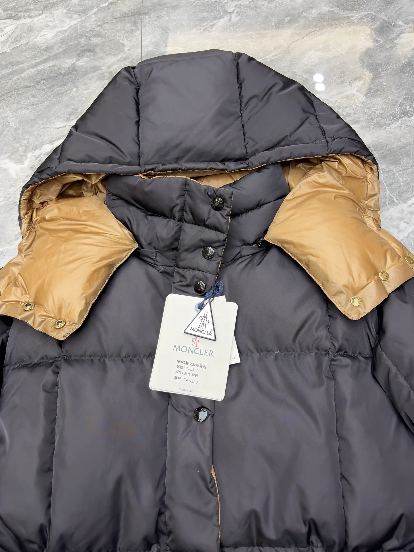 Women's Jackets And Down Jackets MONCLER 17801604