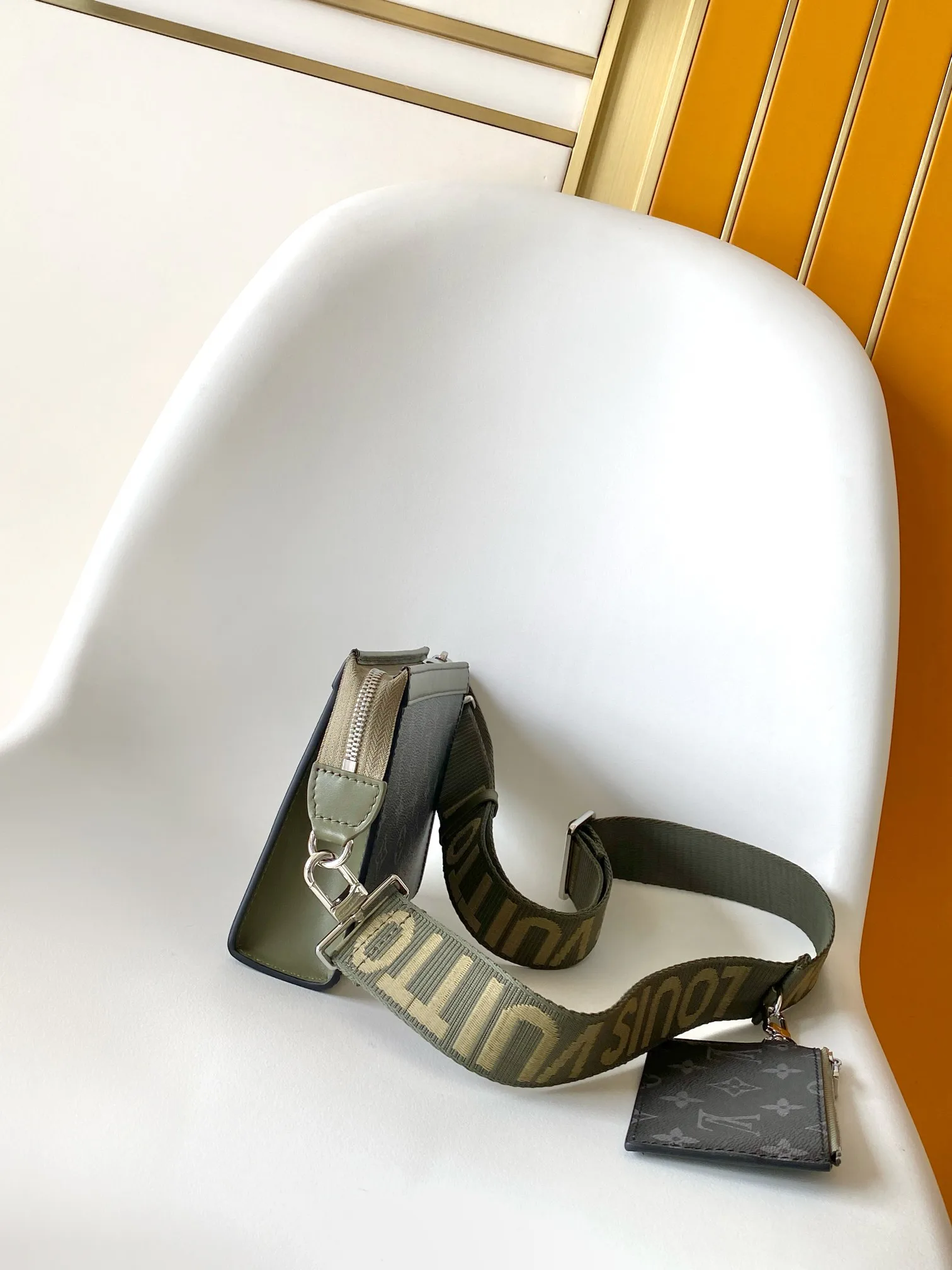 Women's Shoulder Bags LOUIS VUITTON 17904113