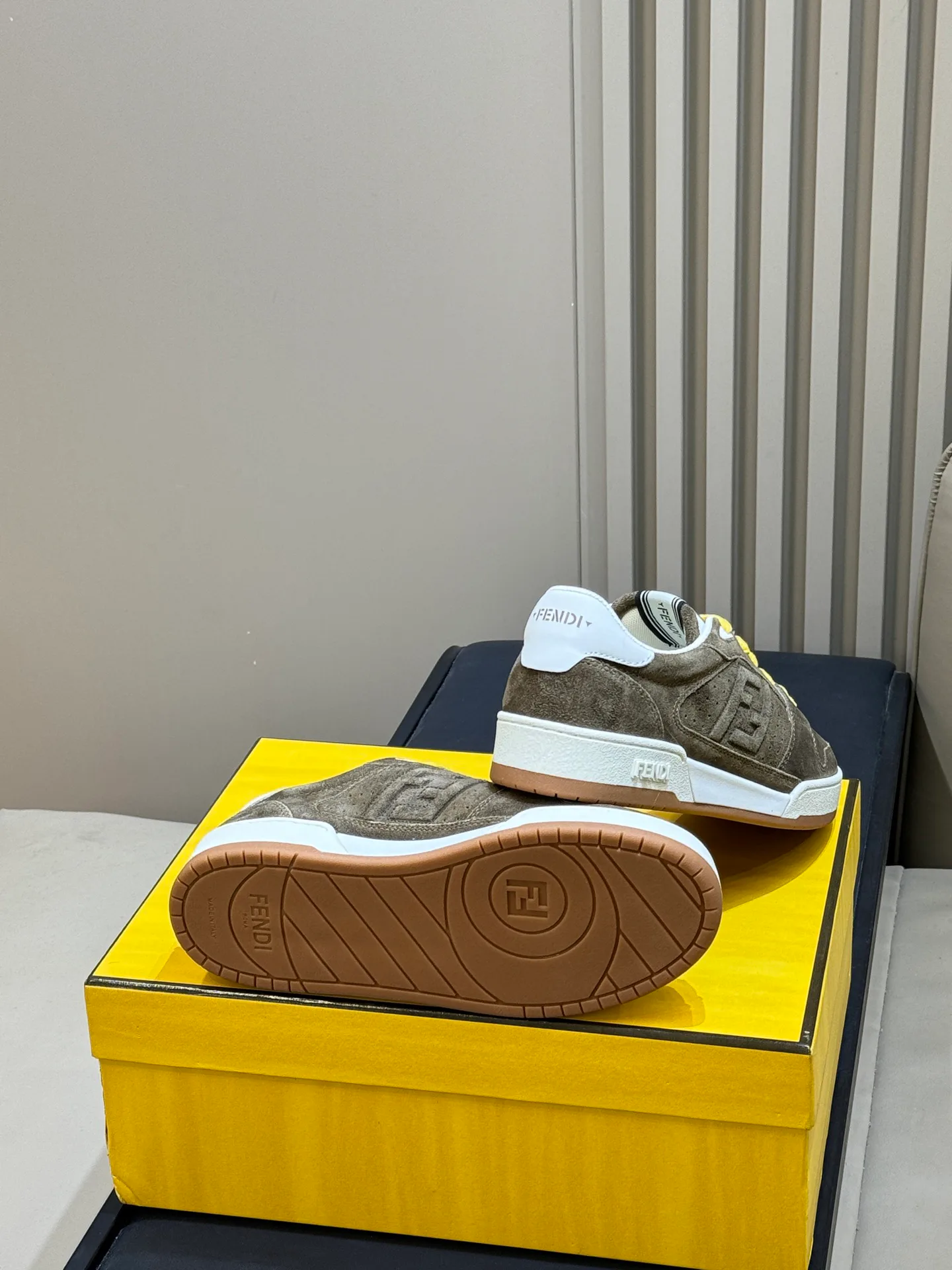 Women's Sneakers FENDI 18073185