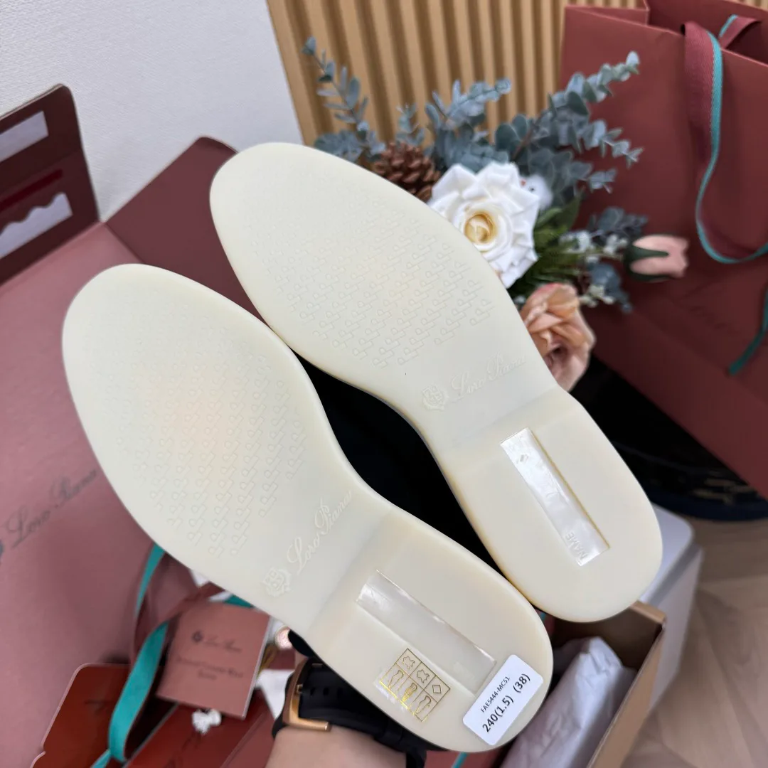 Women's Loafers And Moccasins LORO PIANA 17780256