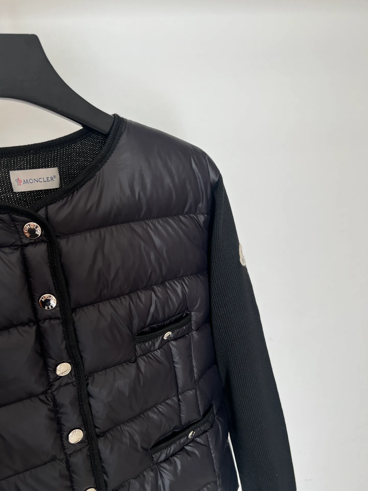 Women's Jackets And Down Jackets MONCLER 18416144