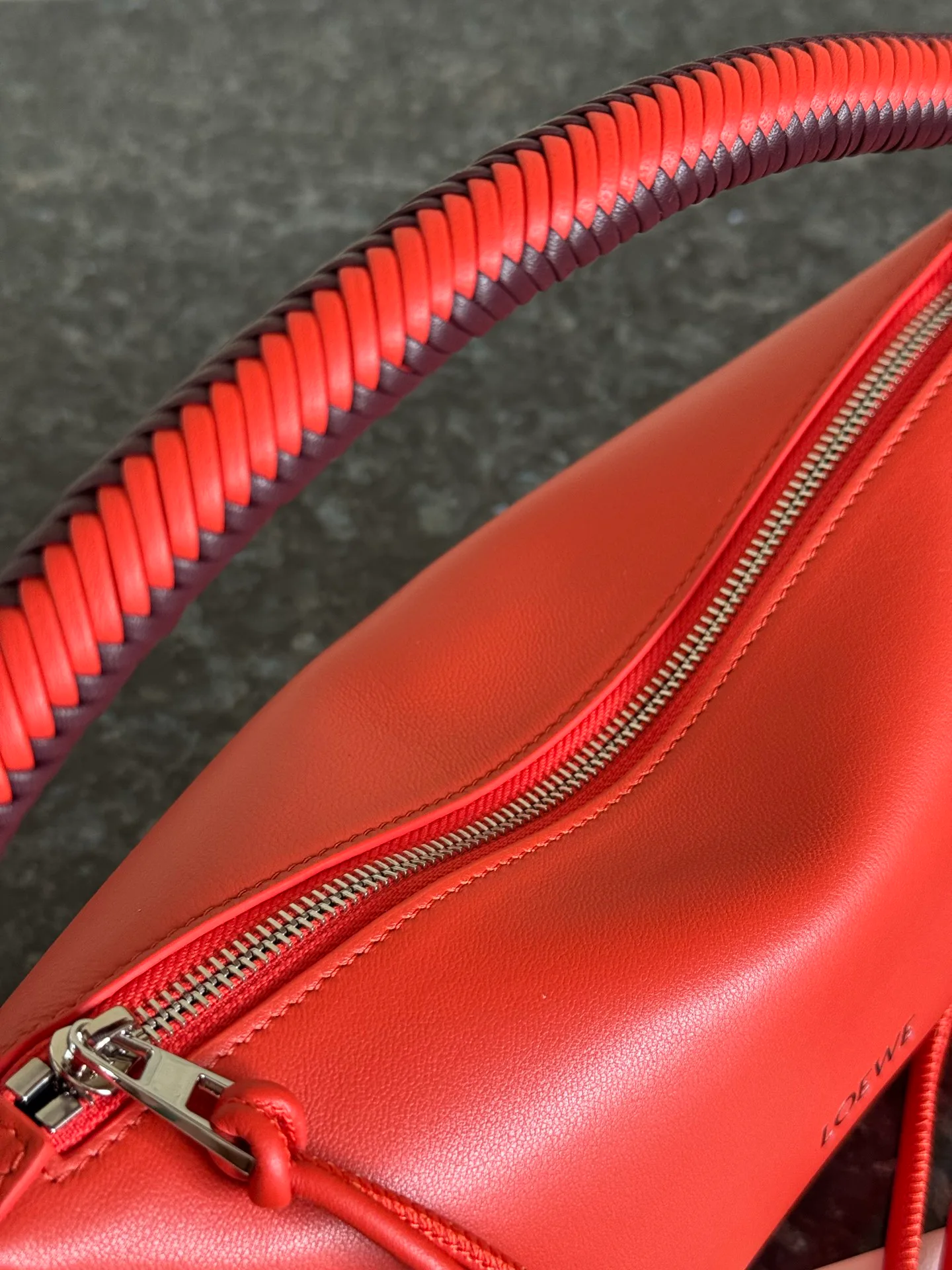 Women's Classic Handbags LOEWE 17839574