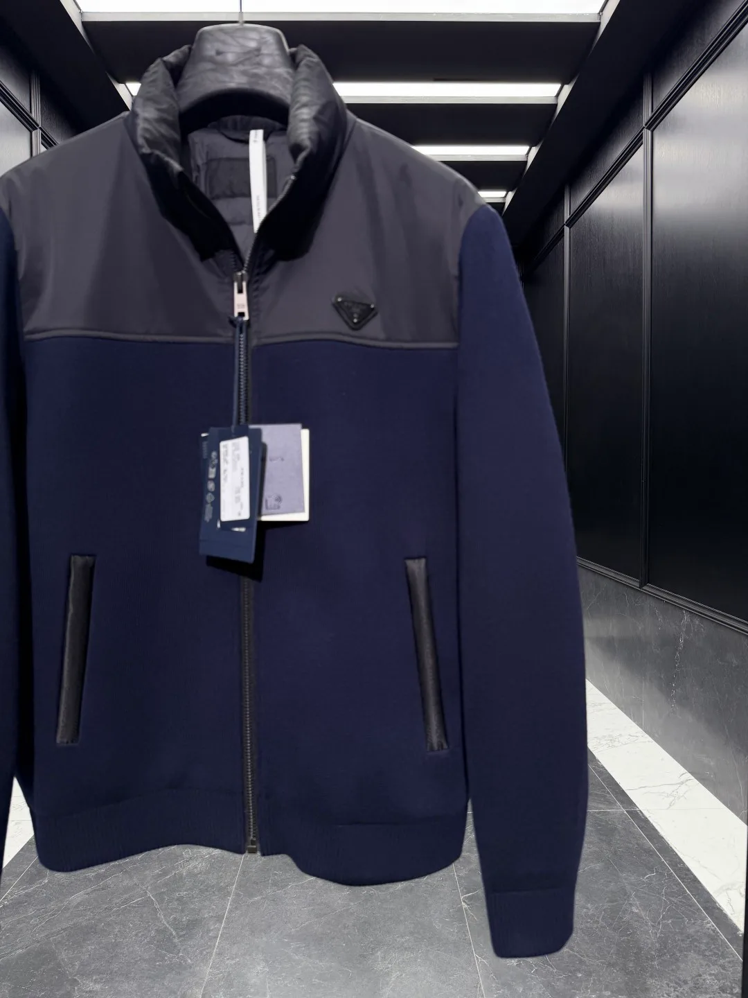 Куртки И Пуховики Мужские Prada 18596165