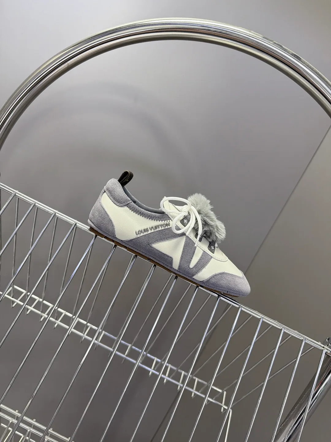 Women's Sneakers LOUIS VUITTON 18005470