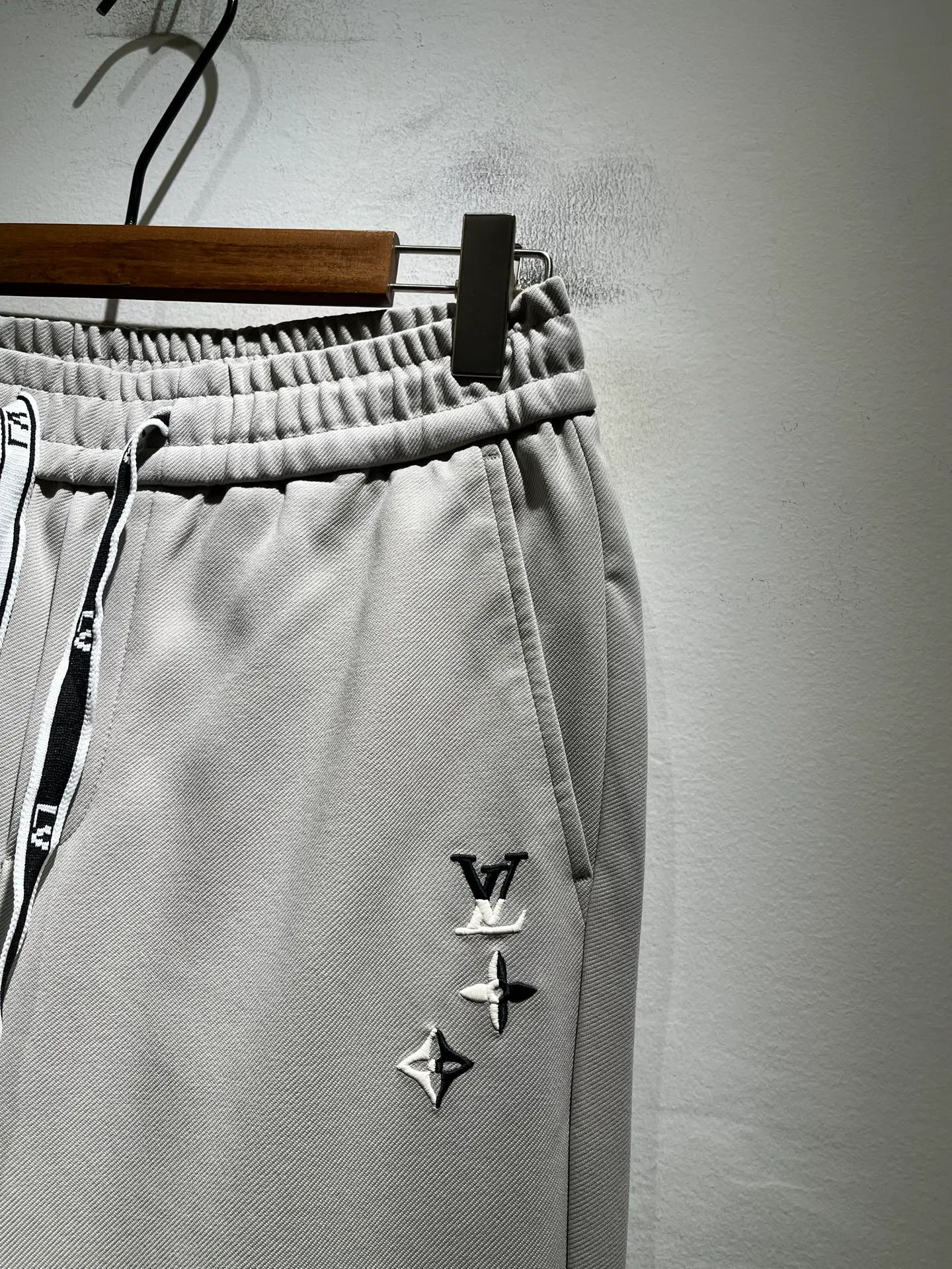 Men's Trousers LOUIS VUITTON 18343130