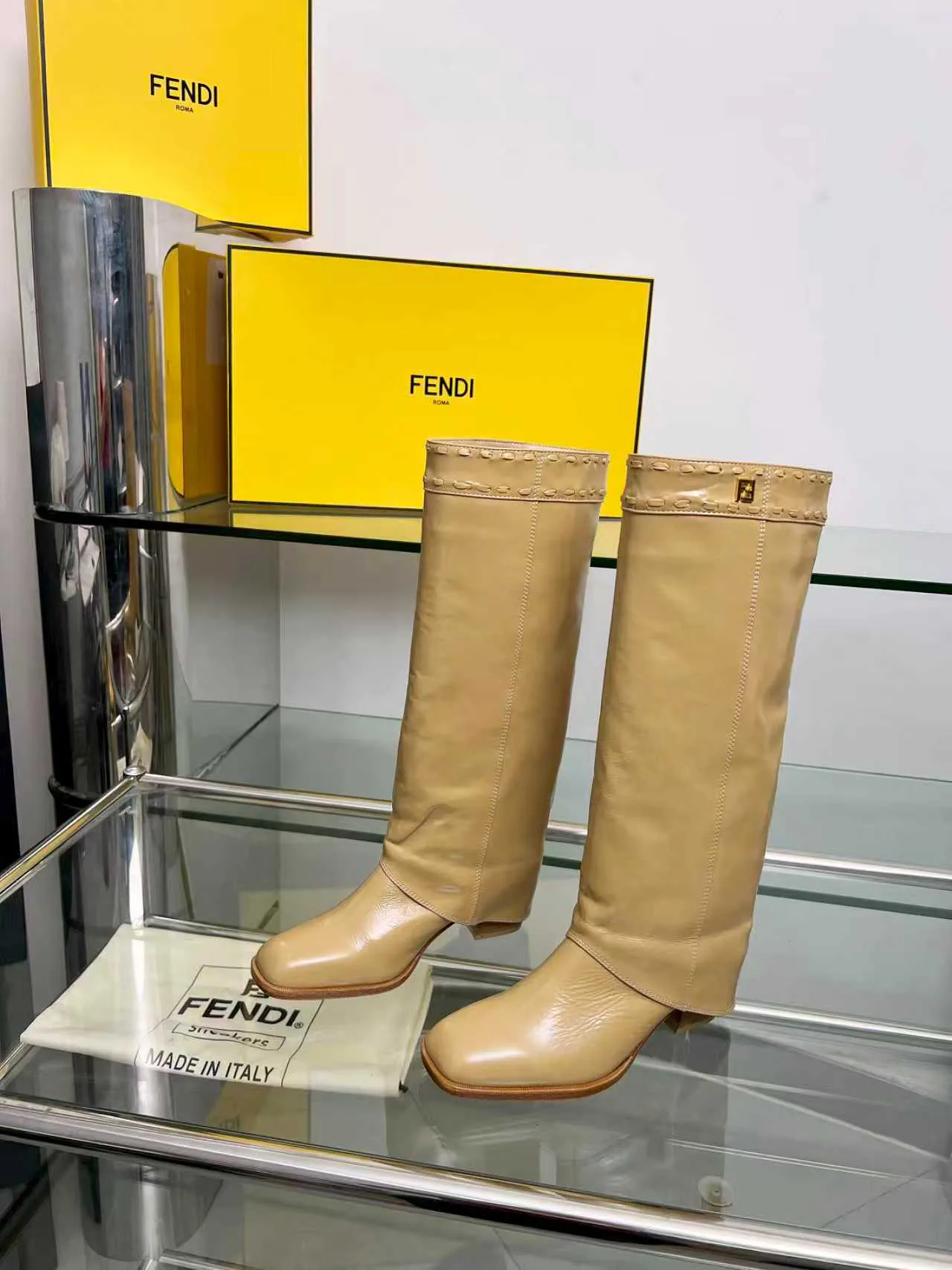 Women's Boots FENDI 18104316