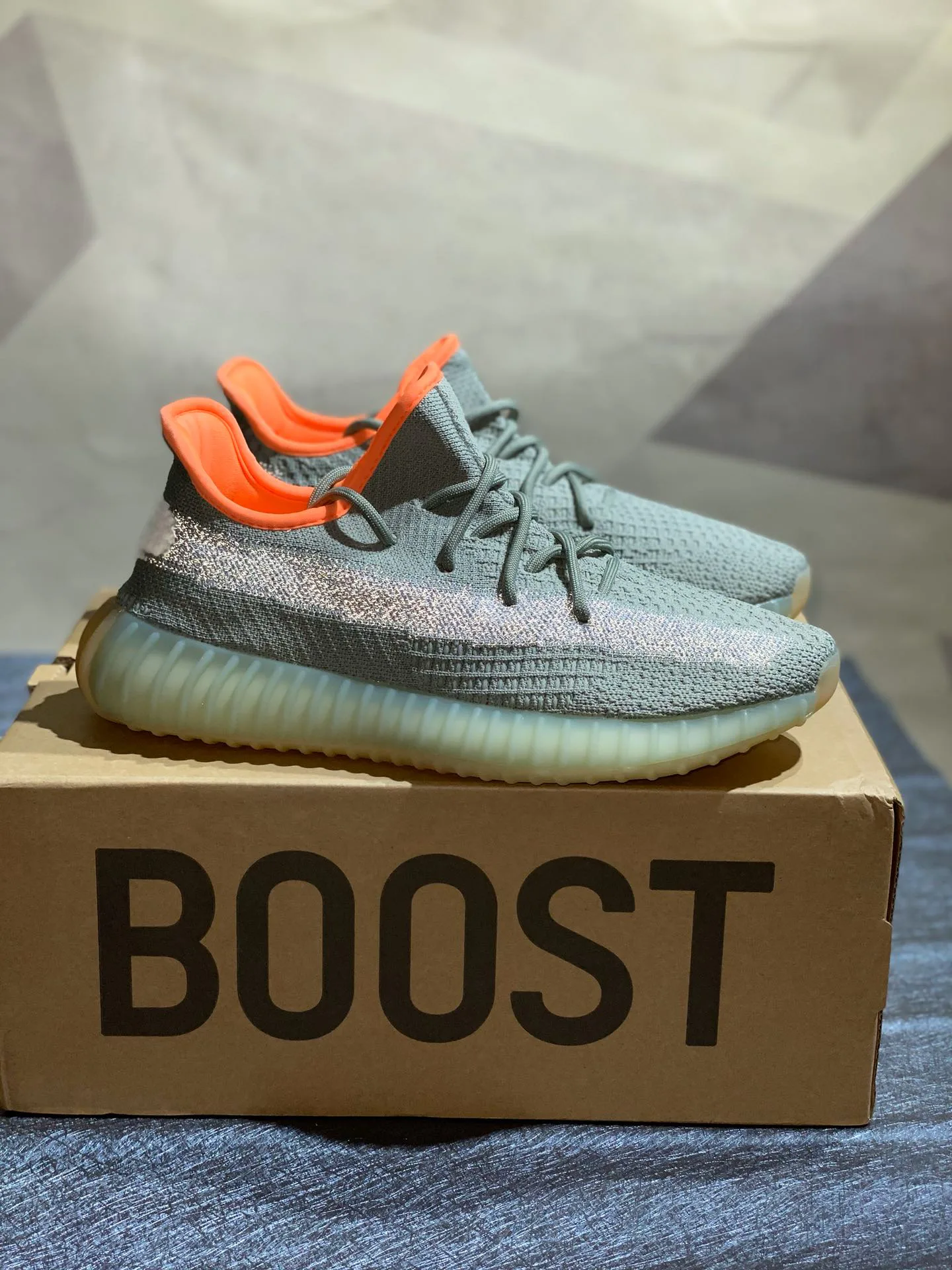 Women's Sneakers YEEZY 17326259