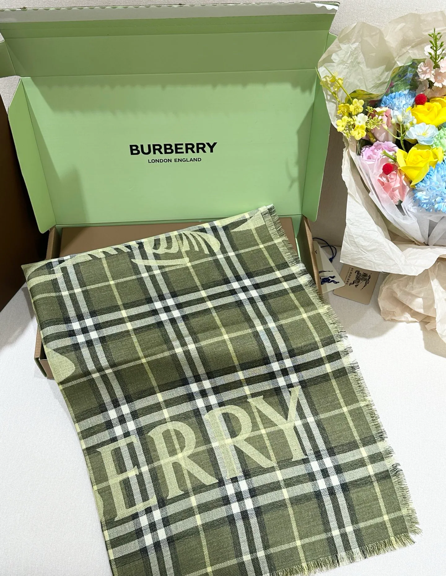 Scarves BURBERRY 17991551