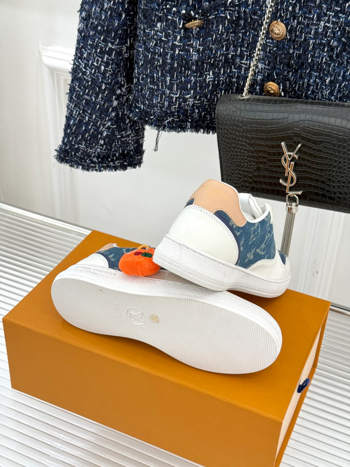 Women's Sneakers LOUIS VUITTON 18036321