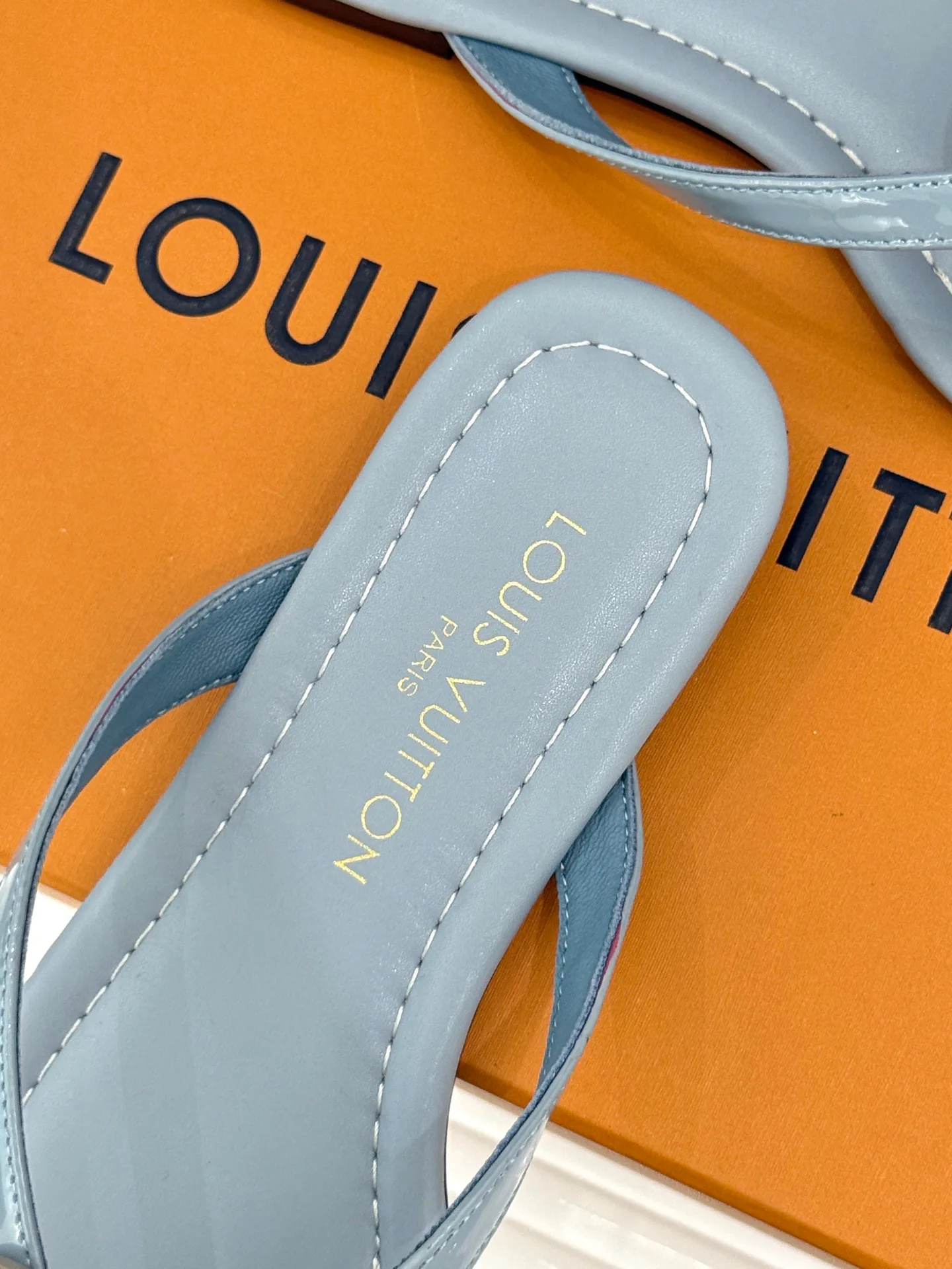 Women's Flip-Flops LOUIS VUITTON 17596992