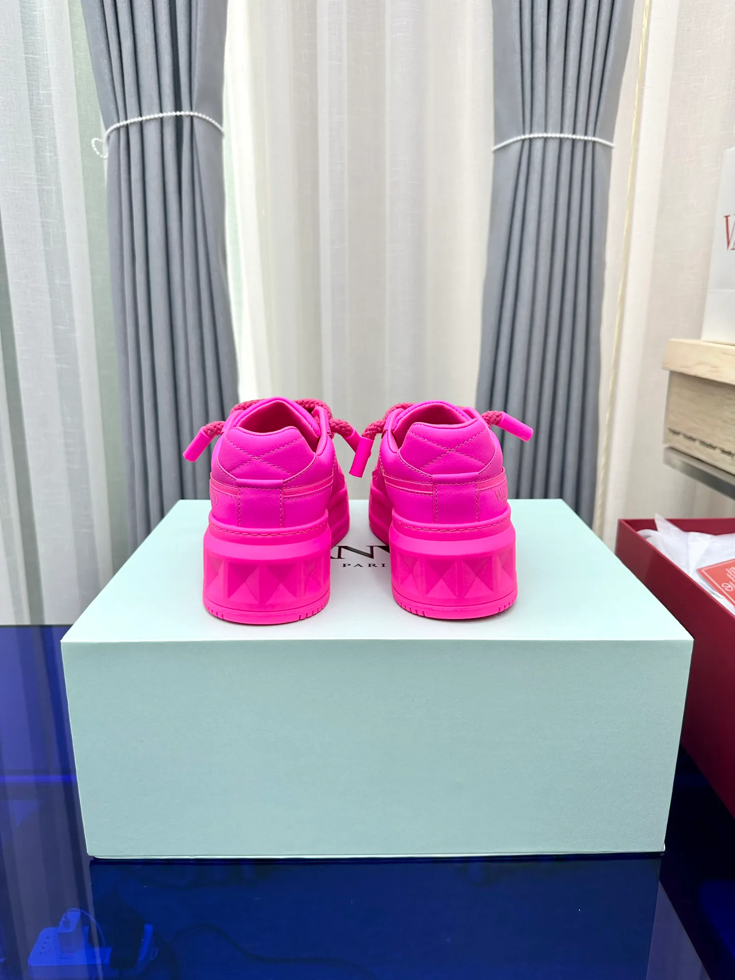 Women's Sneakers VALENTINO 17948609
