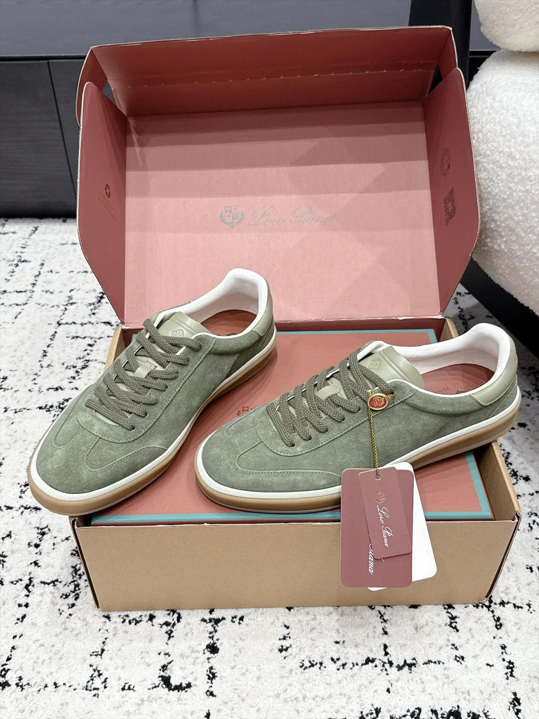Women's Sneakers LORO PIANA 18133290