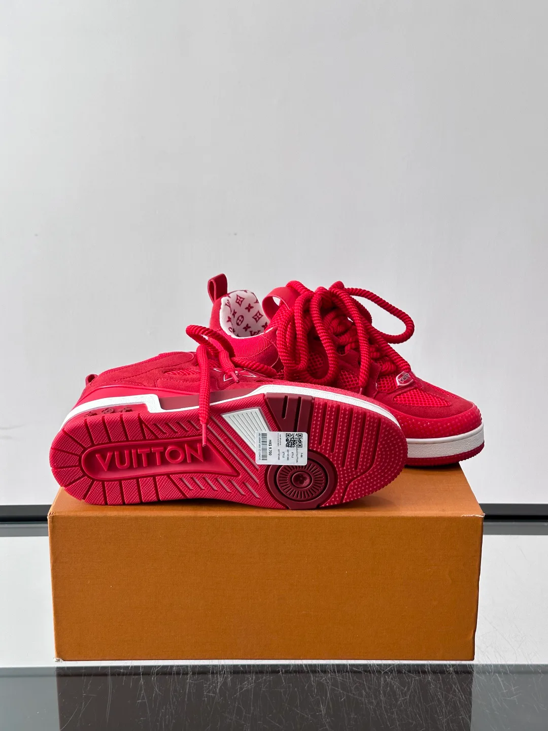 Women's Sneakers LOUIS VUITTON 17588549