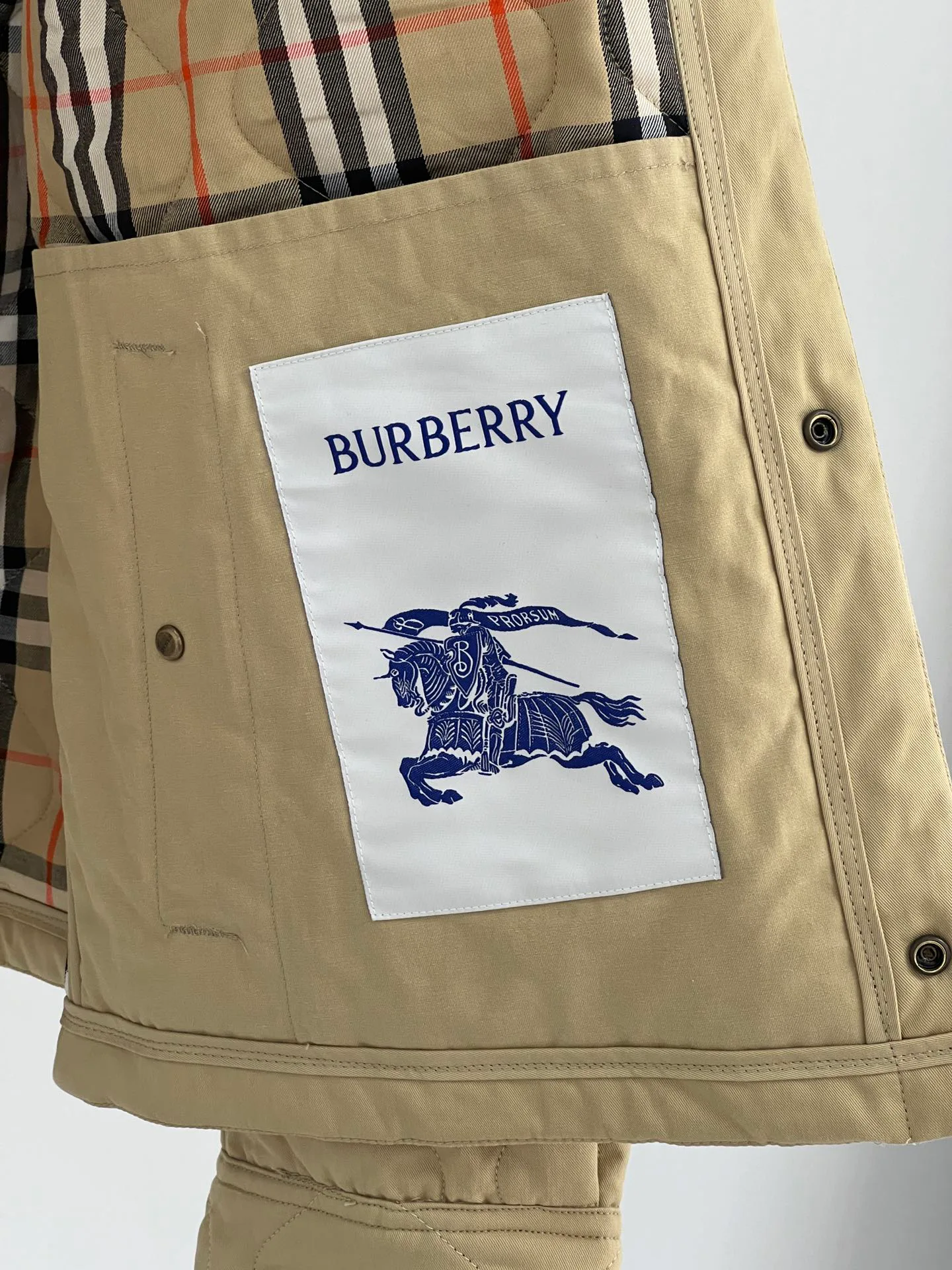 Women's Jackets And Down Jackets BURBERRY 18415745