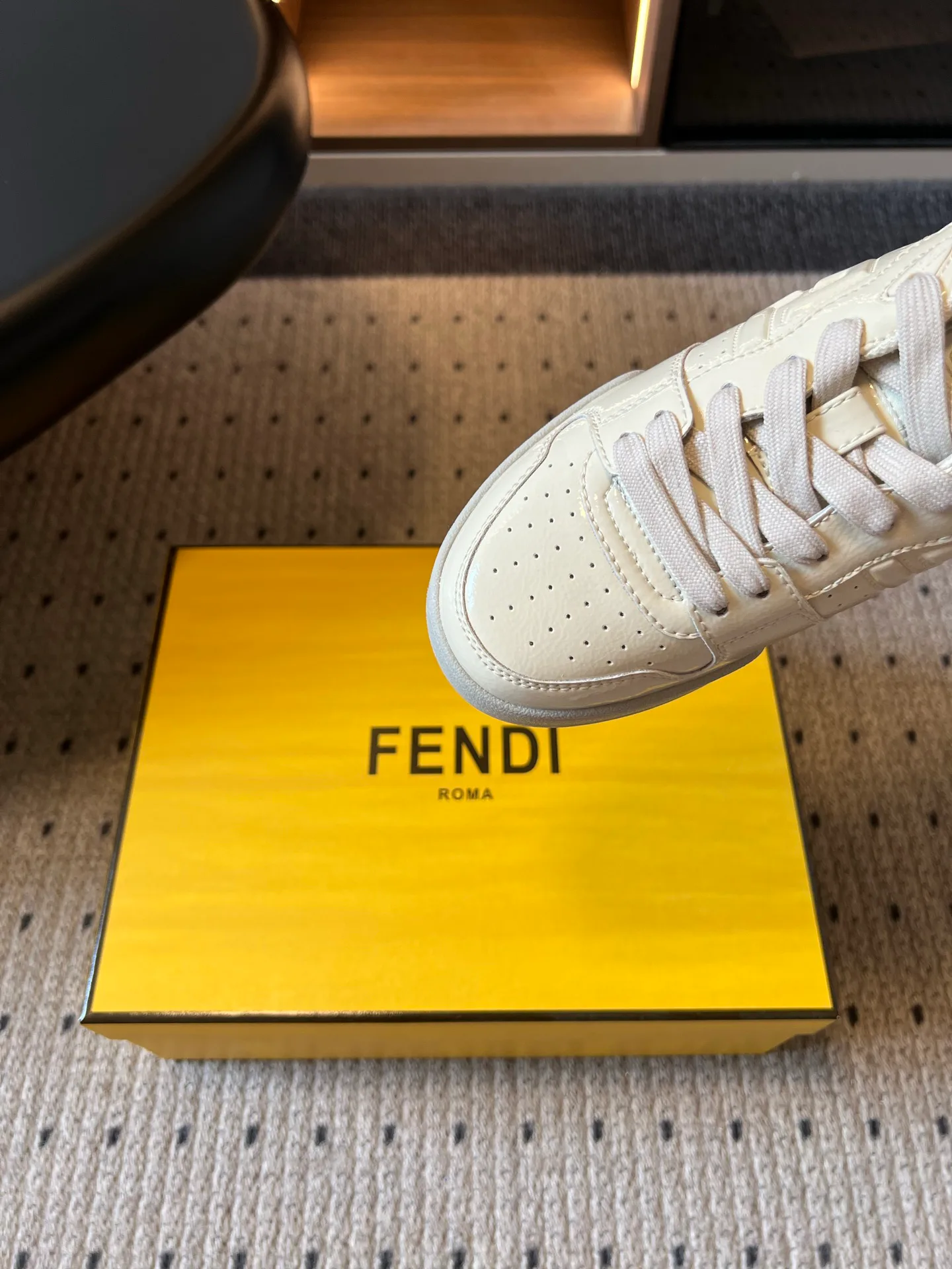 Women's Sneakers FENDI 18121018