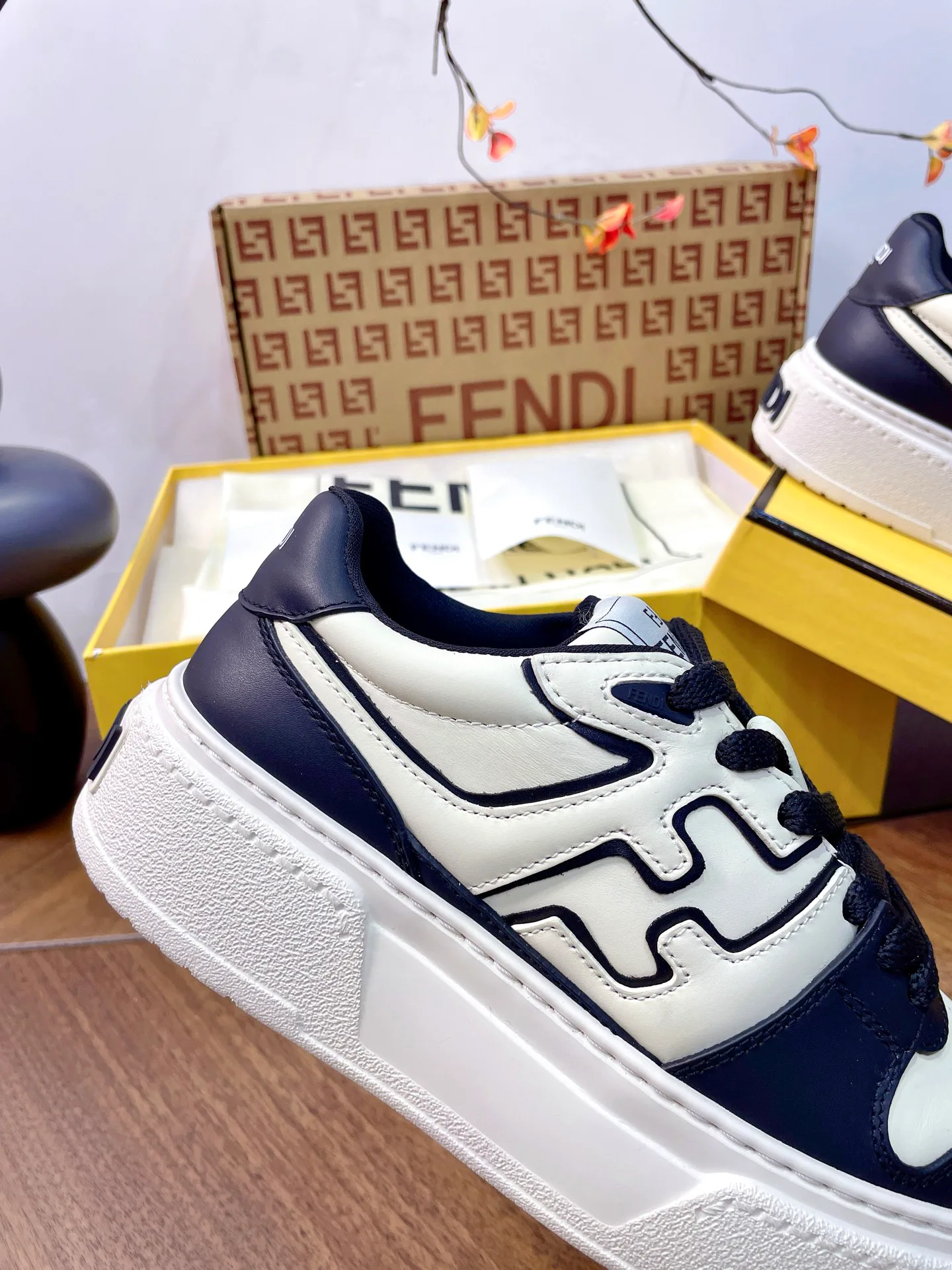 Women's Sneakers FENDI 17957335