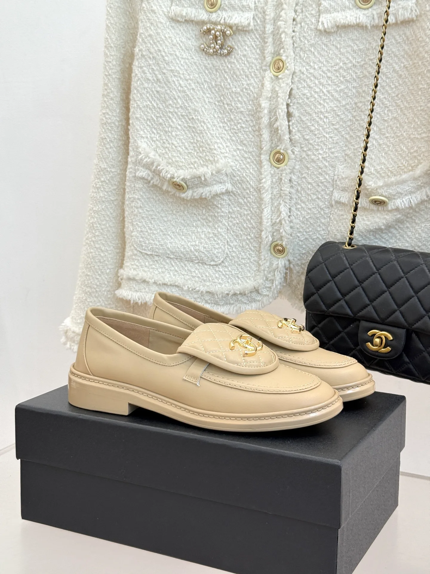 Women's Loafers And Moccasins CHANEL 17336069