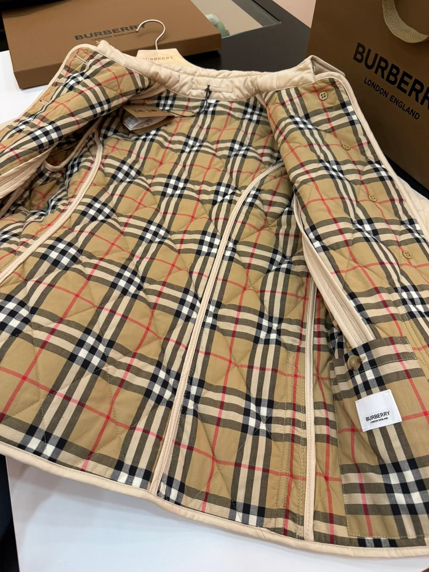 Women's Jackets And Down Jackets BURBERRY 18043710