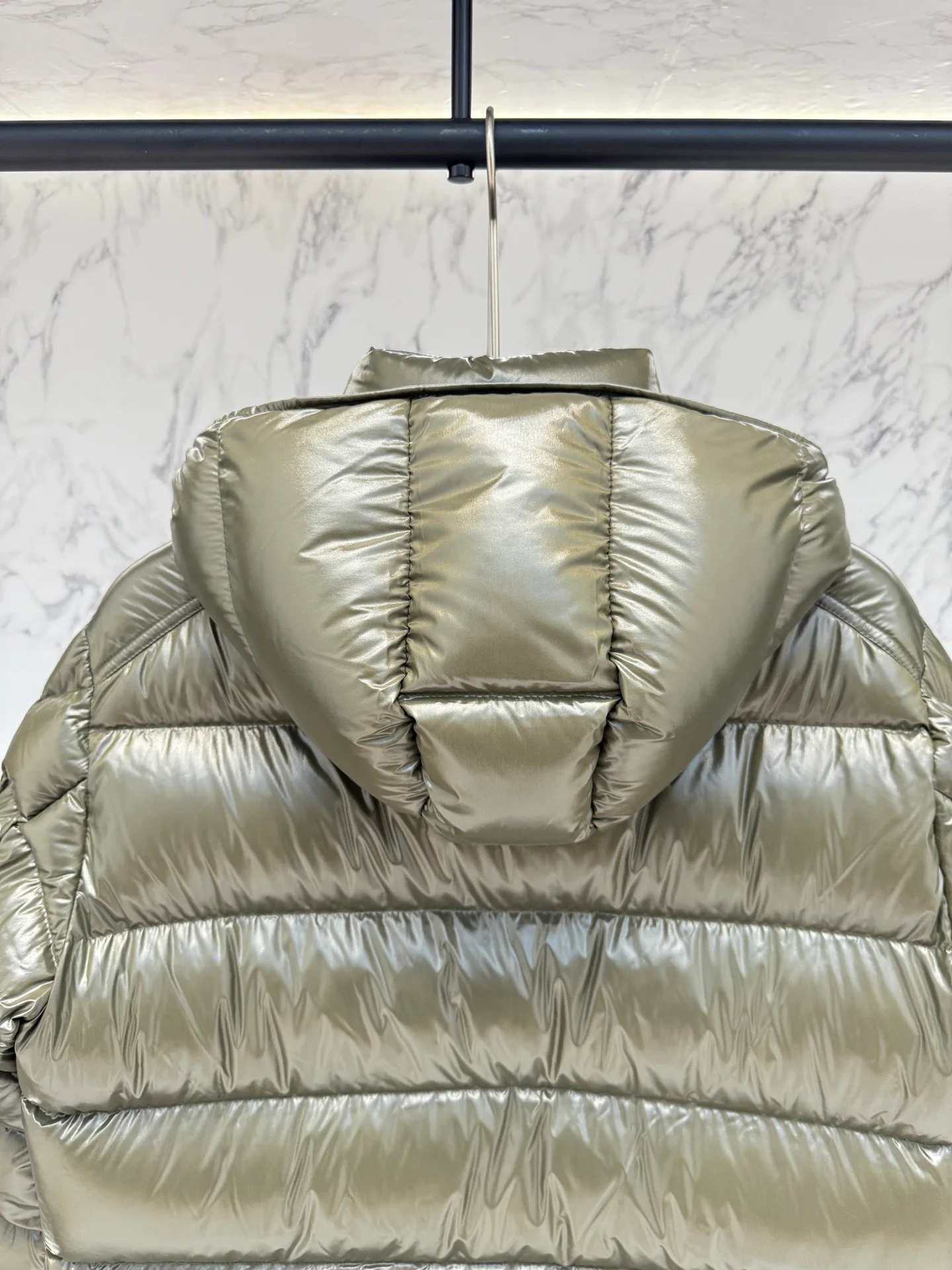 Women's Jackets And Down Jackets MONCLER 18048715