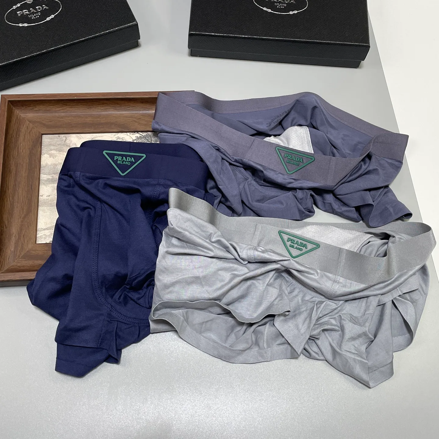 Men's Shorts PRADA 18097540