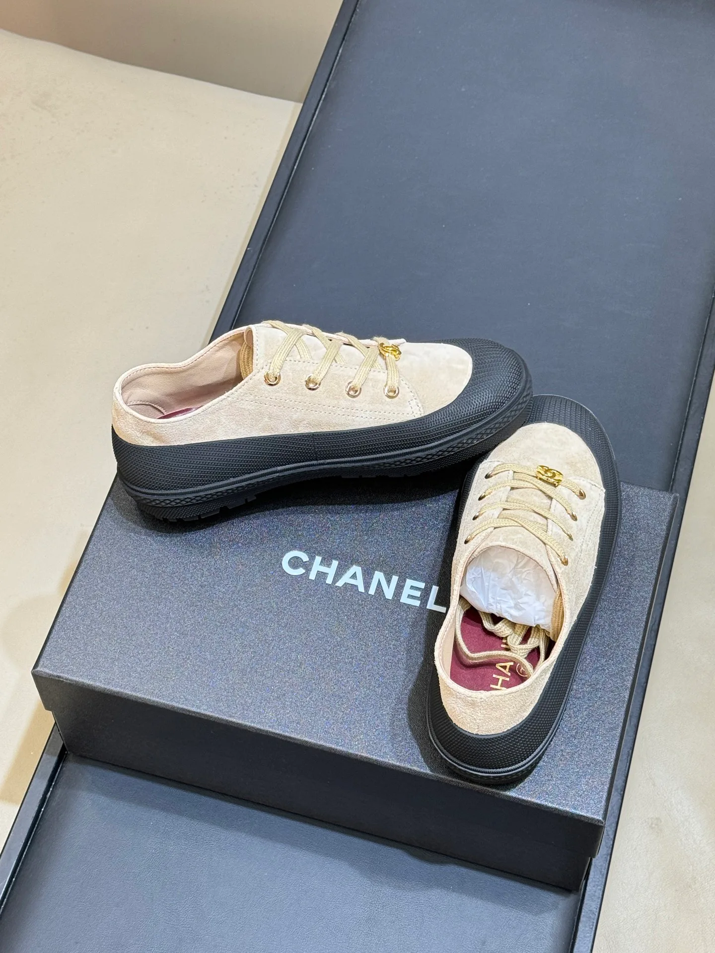 Women's Sneakers CHANEL 18072997