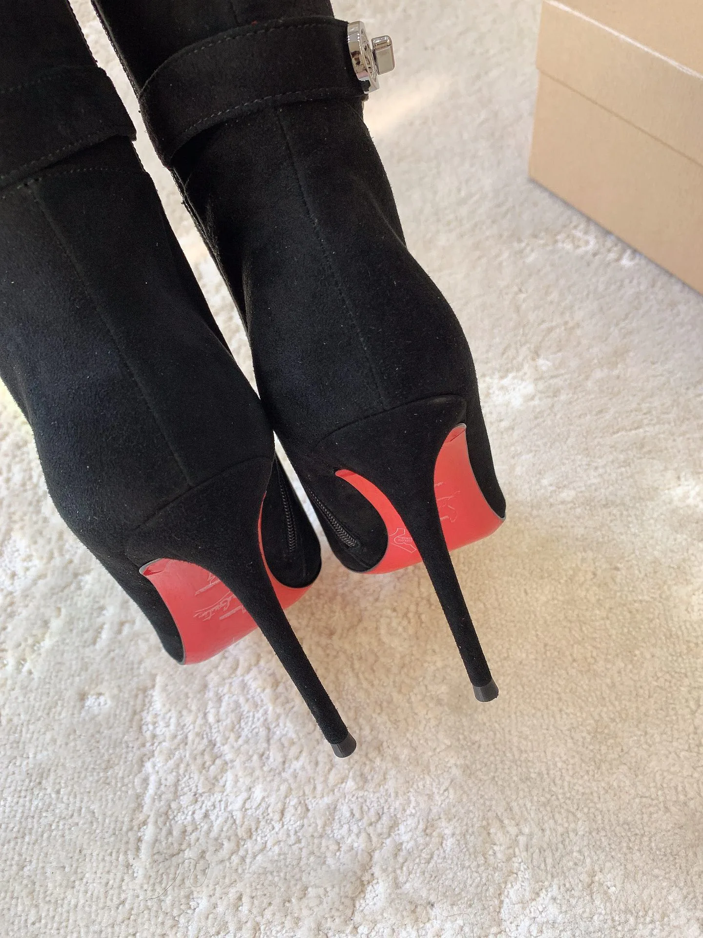 Women's Boots CHRISTIAN LOUBOUTIN 17962866