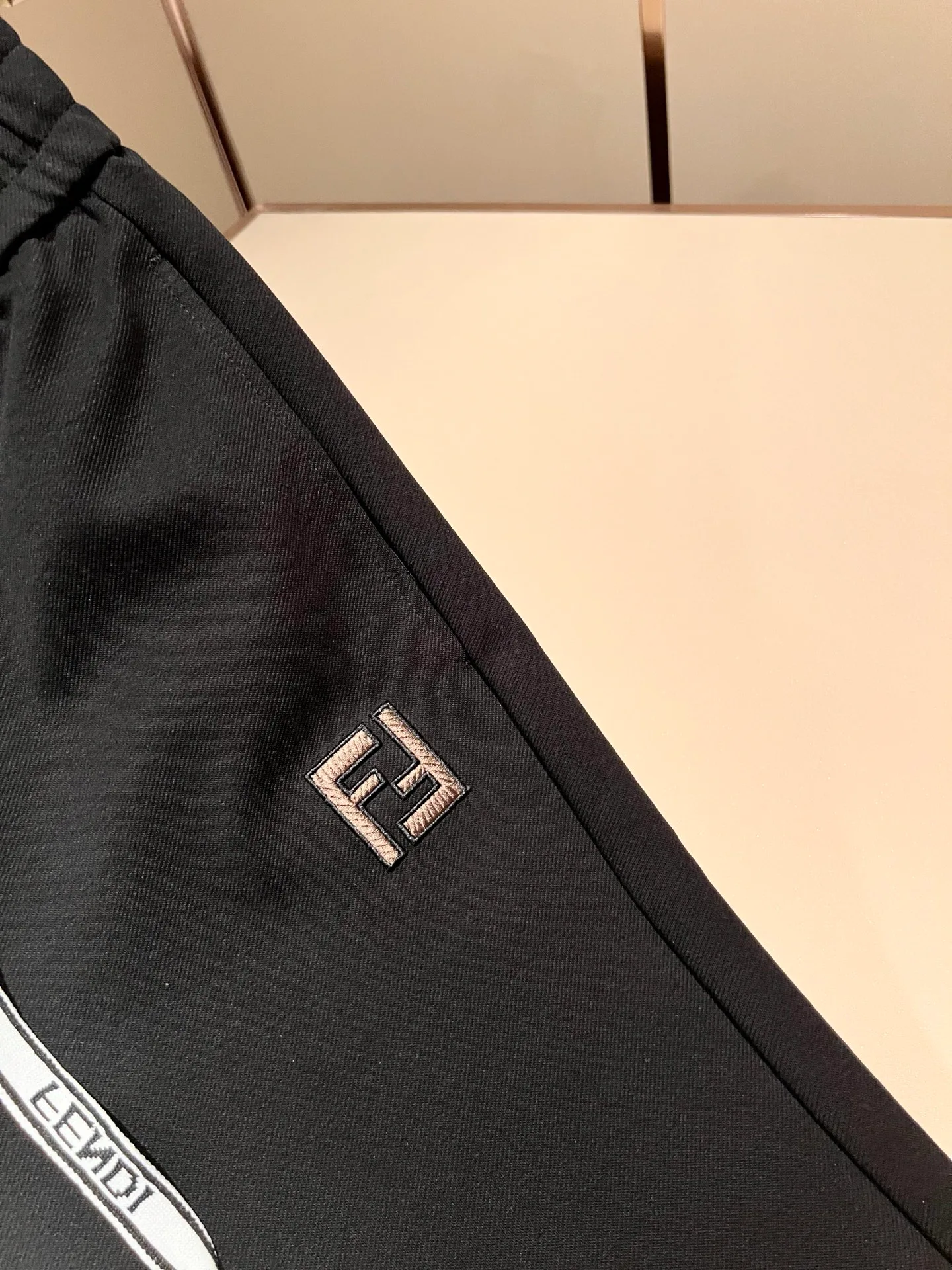 Men's Trousers FENDI 18343295