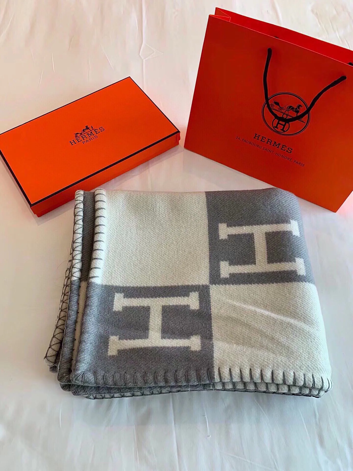 Textiles HERMES 18002672