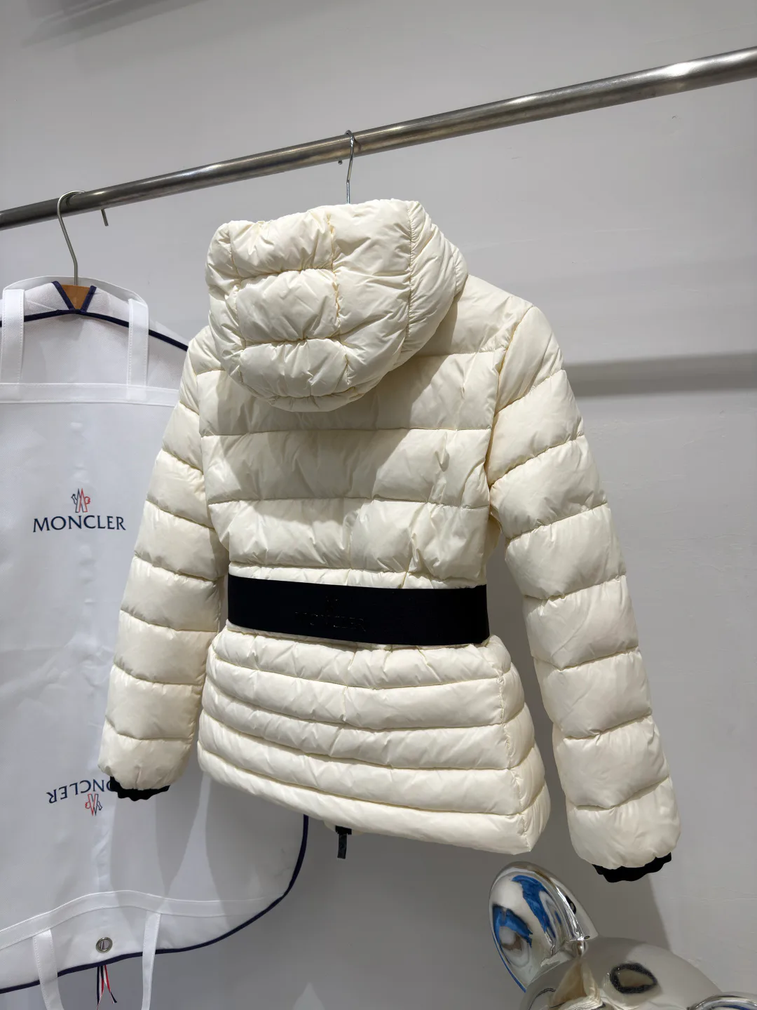Куртки И Пуховики Мужские Moncler 18683856