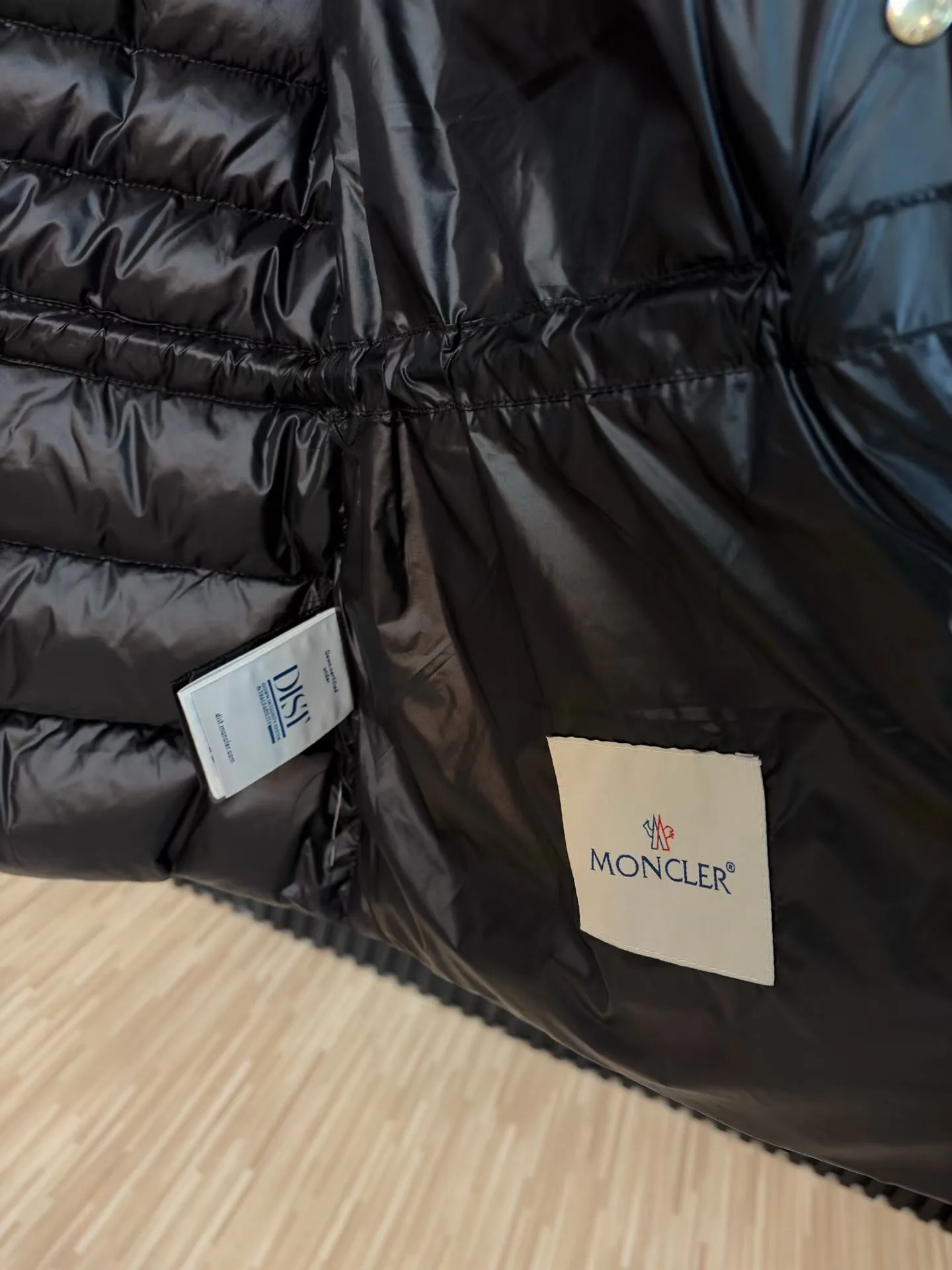 Women's Jackets And Down Jackets MONCLER 17855371