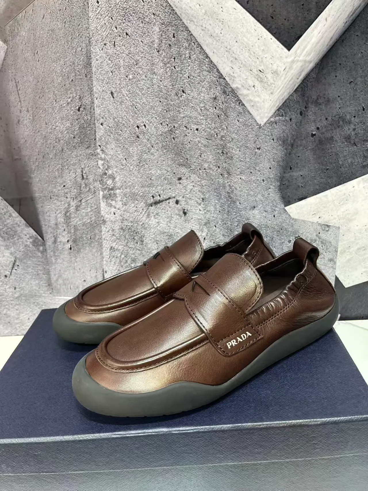 Men's Loafers And Dress Shoes PRADA 19570715