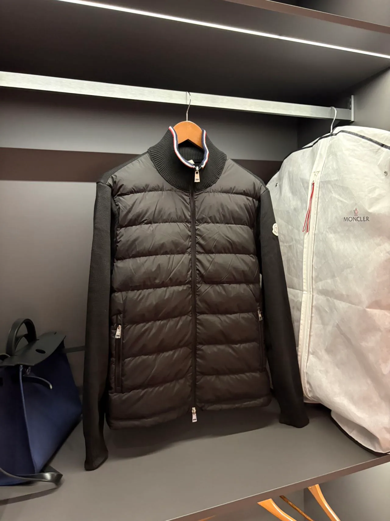 Men's Jackets And Down Jackets MONCLER 18111554