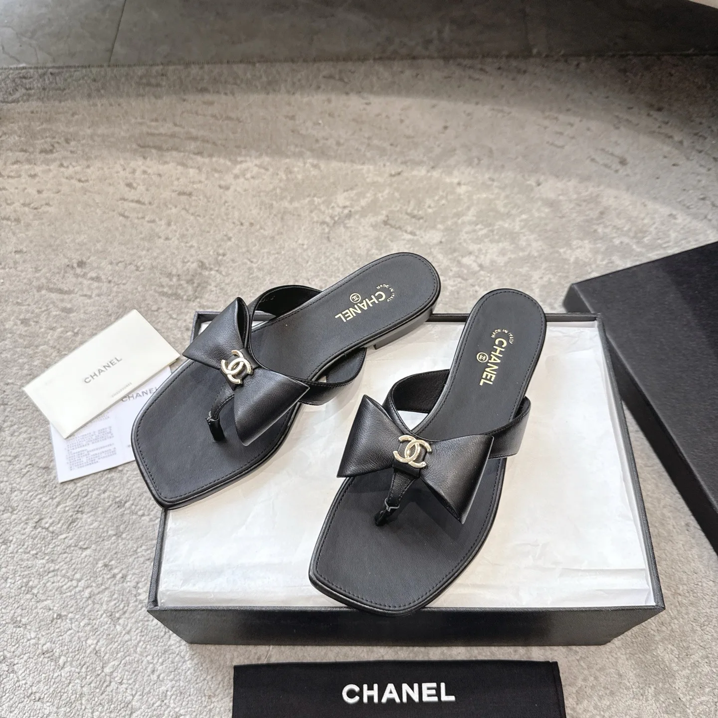 Women's Flip-Flops CHANEL 17572302