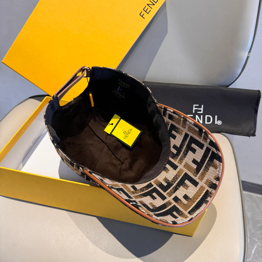 Hats FENDI 18105231