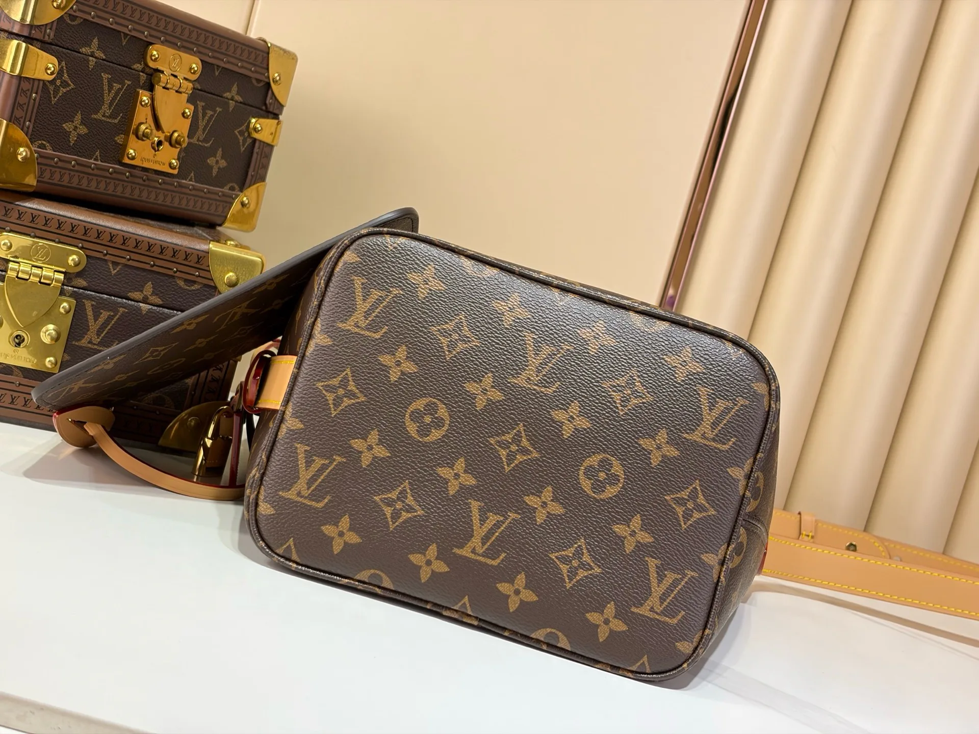 Women's Classic Handbags LOUIS VUITTON 17499366