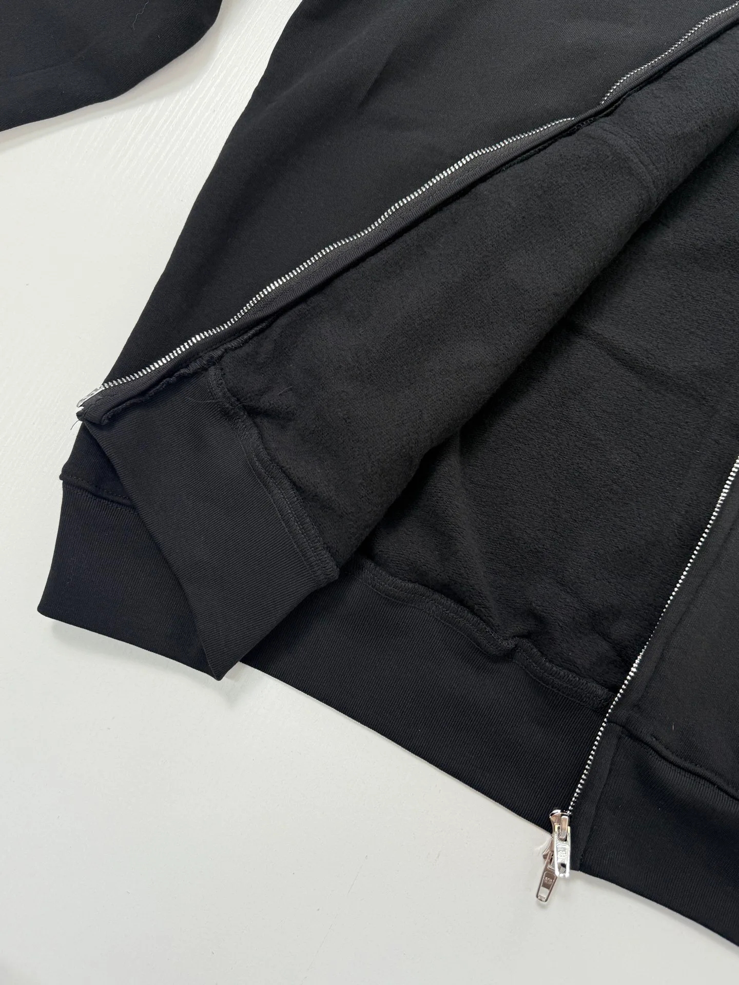Men's Sweatshirts And Hoodies BALENCIAGA 18179103