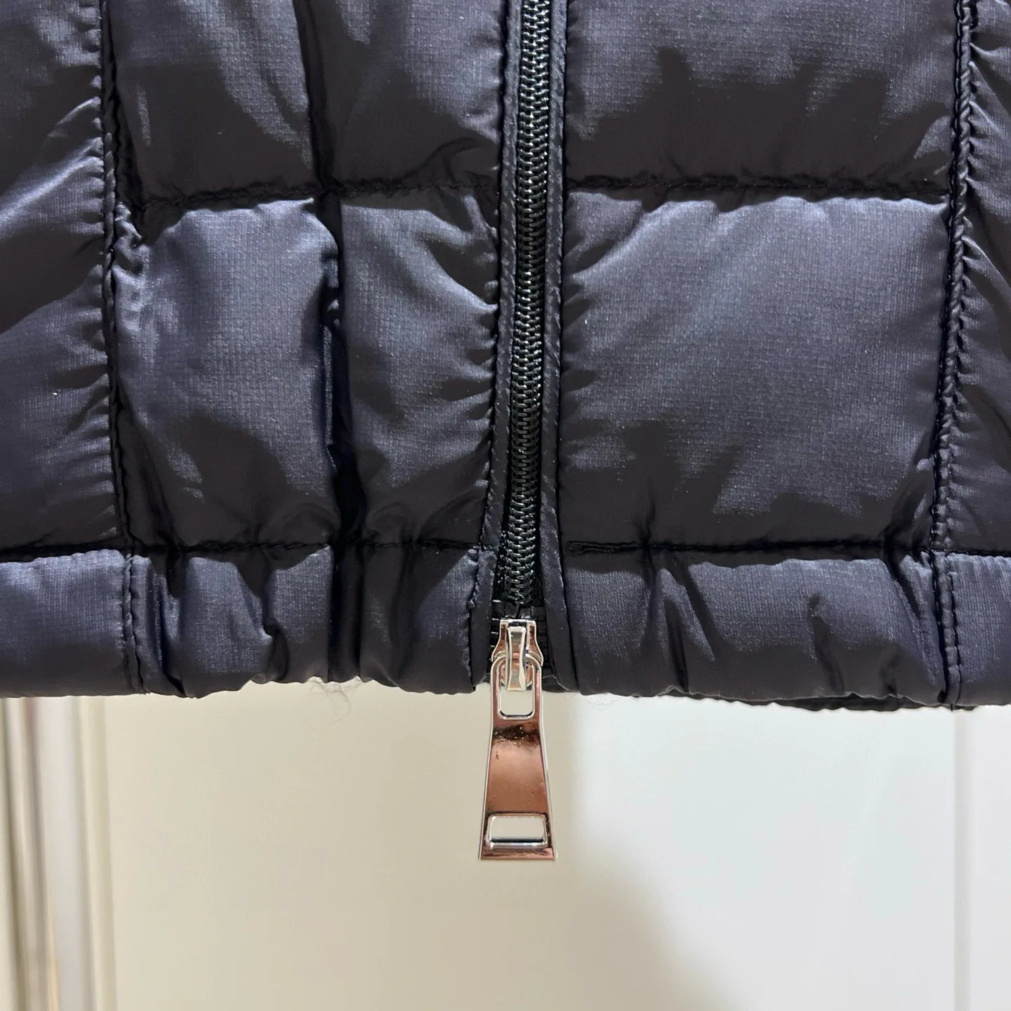 Women's Jackets And Down Jackets MONCLER 18180097