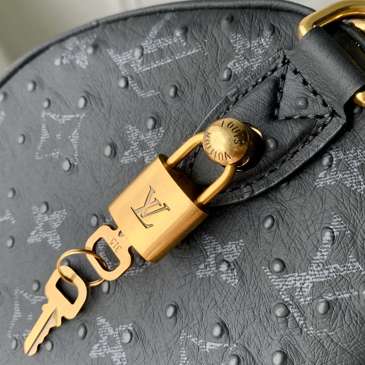 Women's Classic Handbags LOUIS VUITTON 18147440