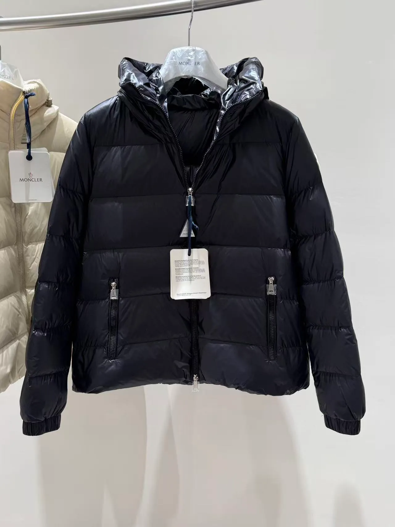 Women's Jackets And Down Jackets MONCLER 18184483