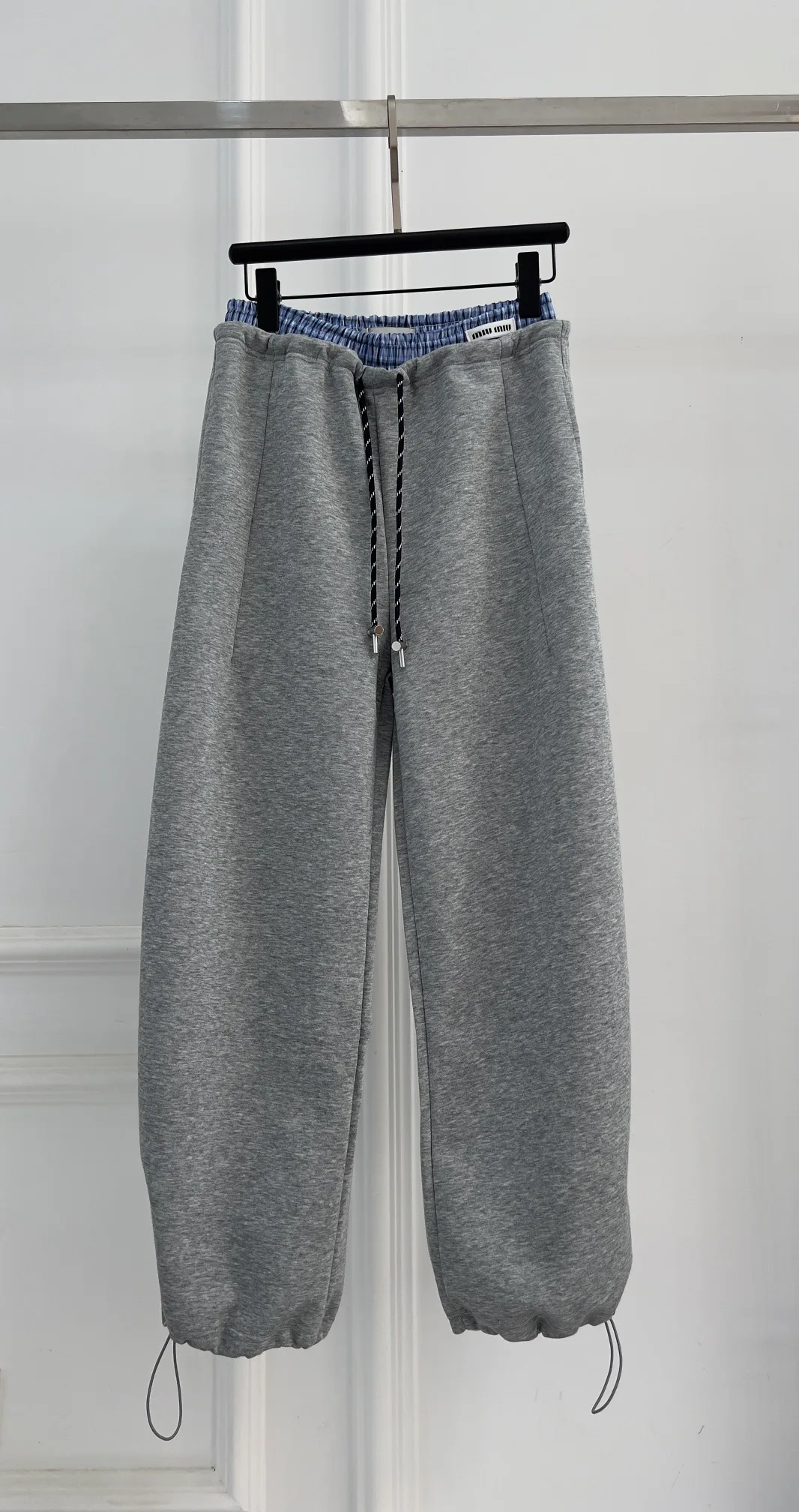 Women's Trousers MIU MIU 17950168
