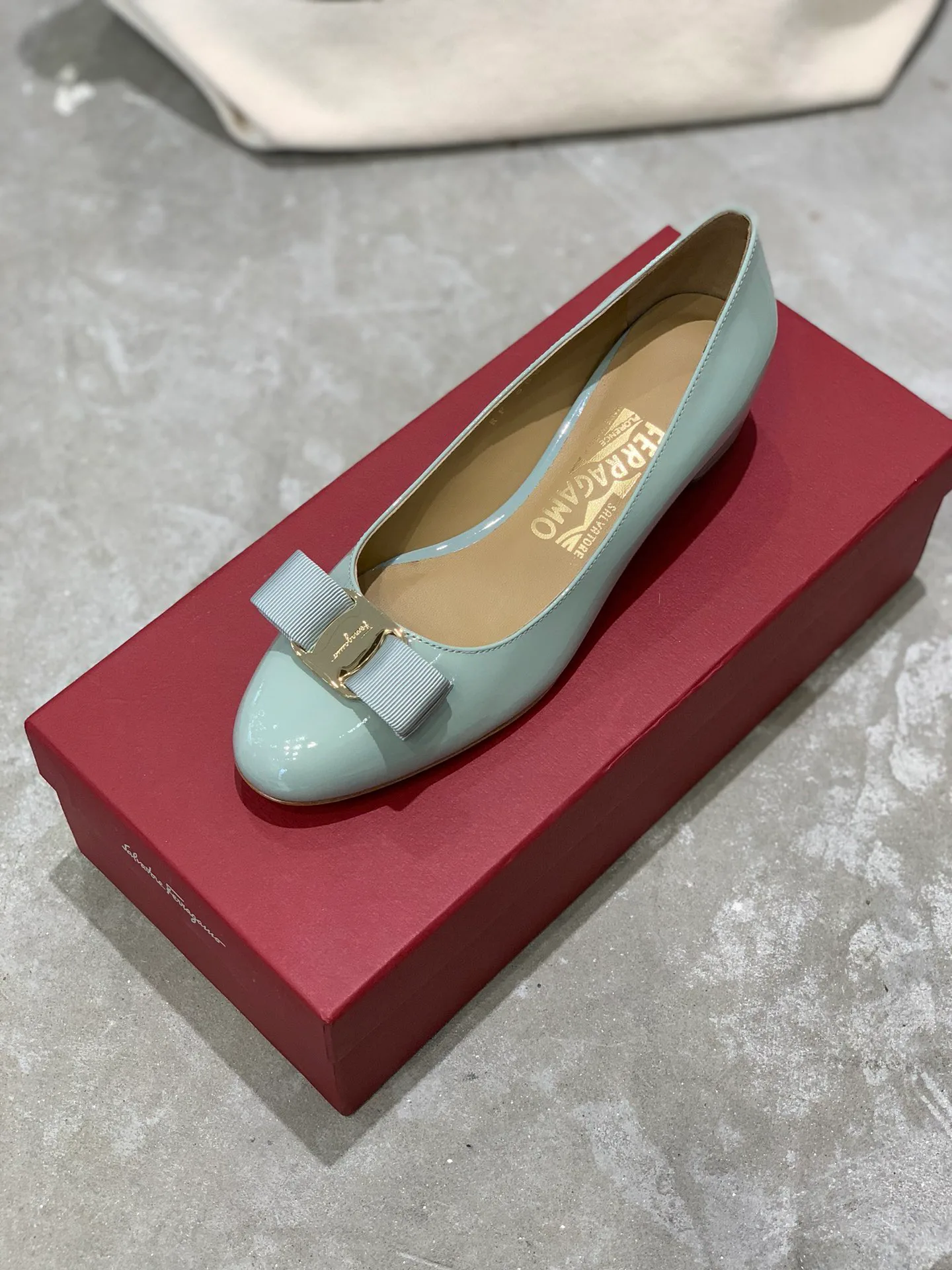 Women's Ballet Flats SALVATORE FERRAGAMO 18340664