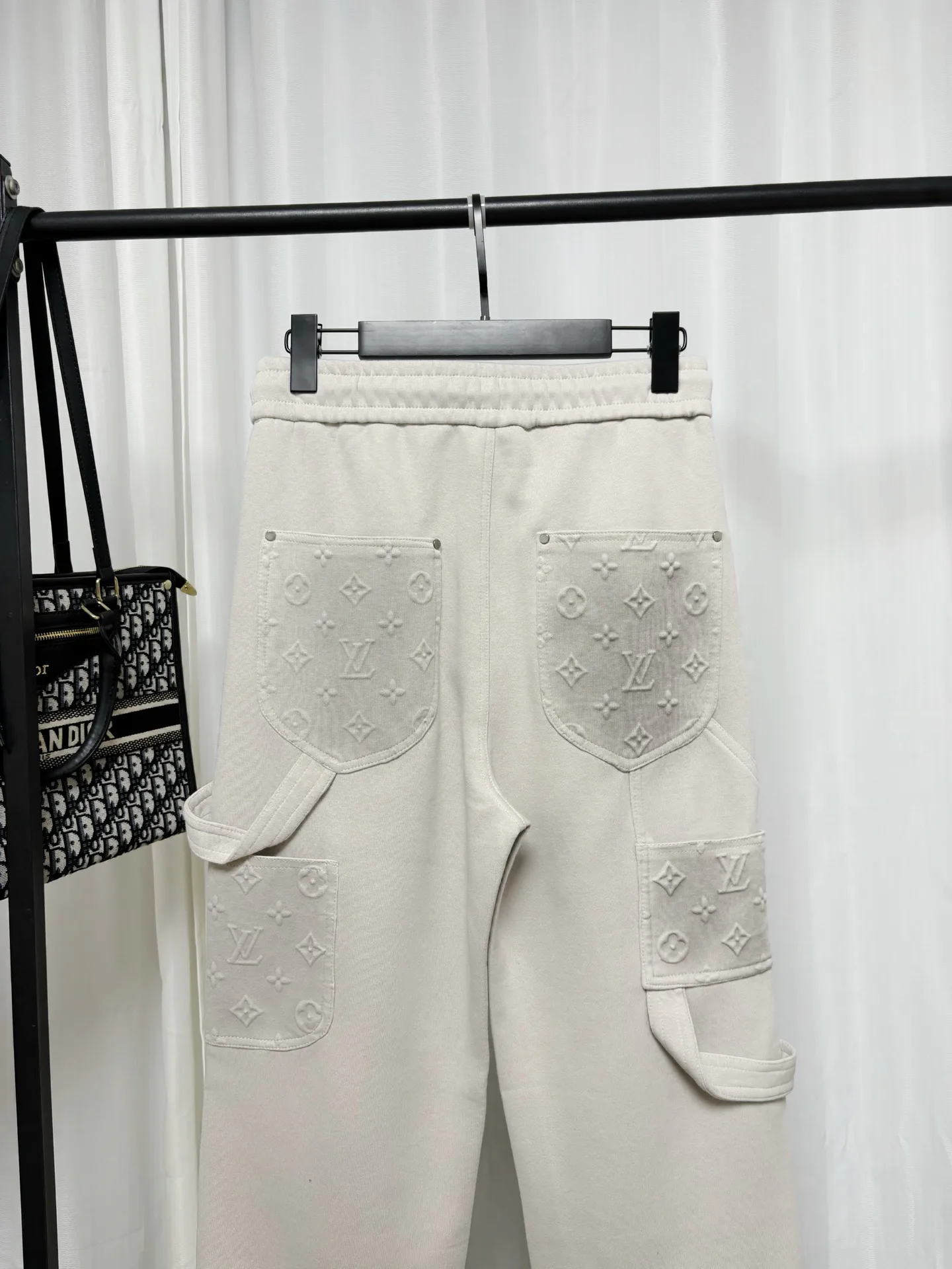 Men's Trousers LOUIS VUITTON 18179175