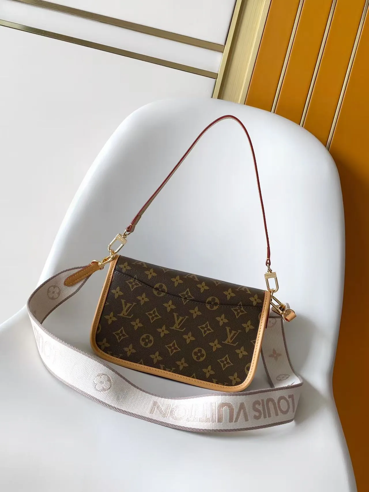 Women's Classic Handbags LOUIS VUITTON 17948735
