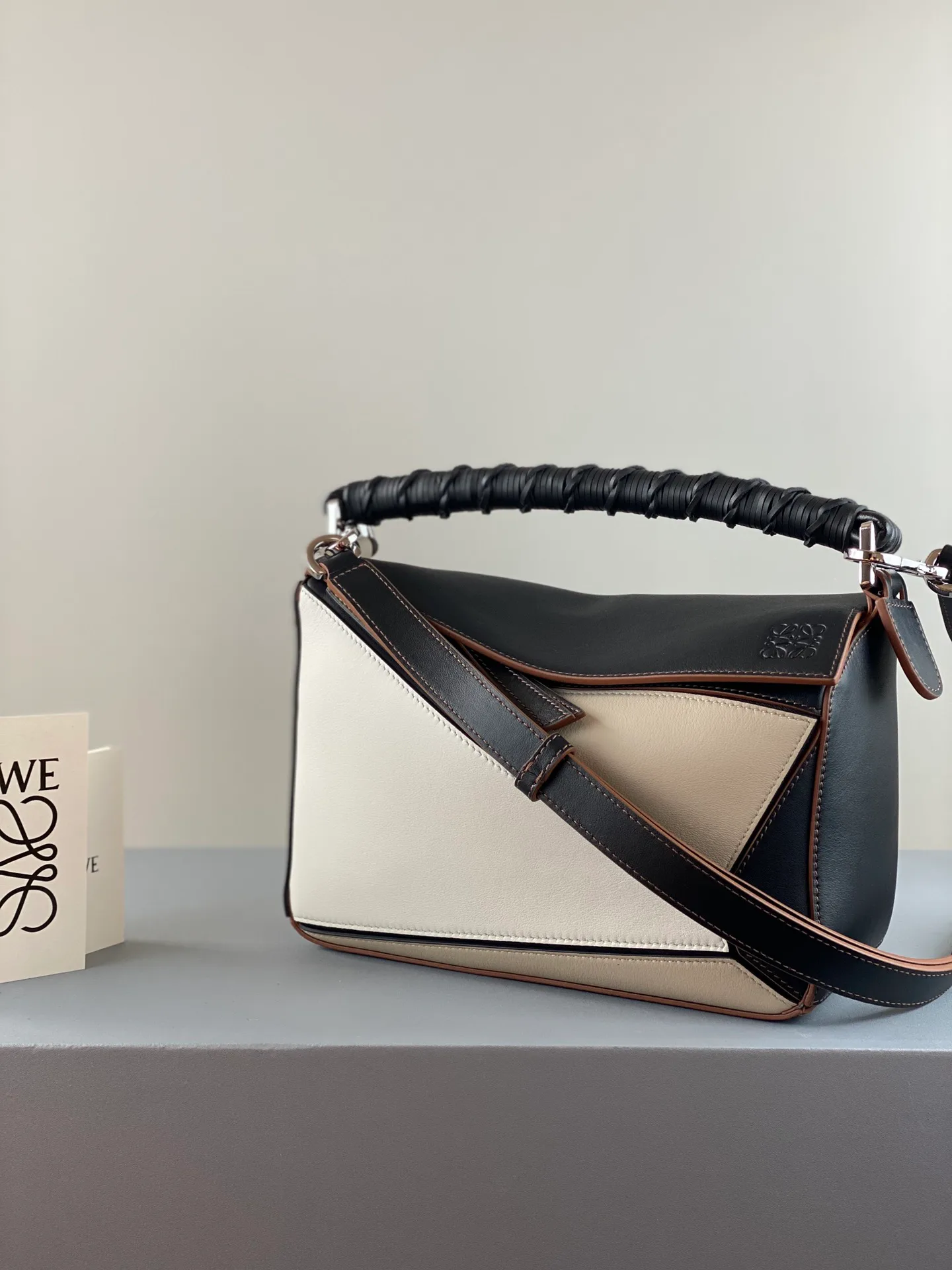 Women's Classic Handbags LOEWE 17271518