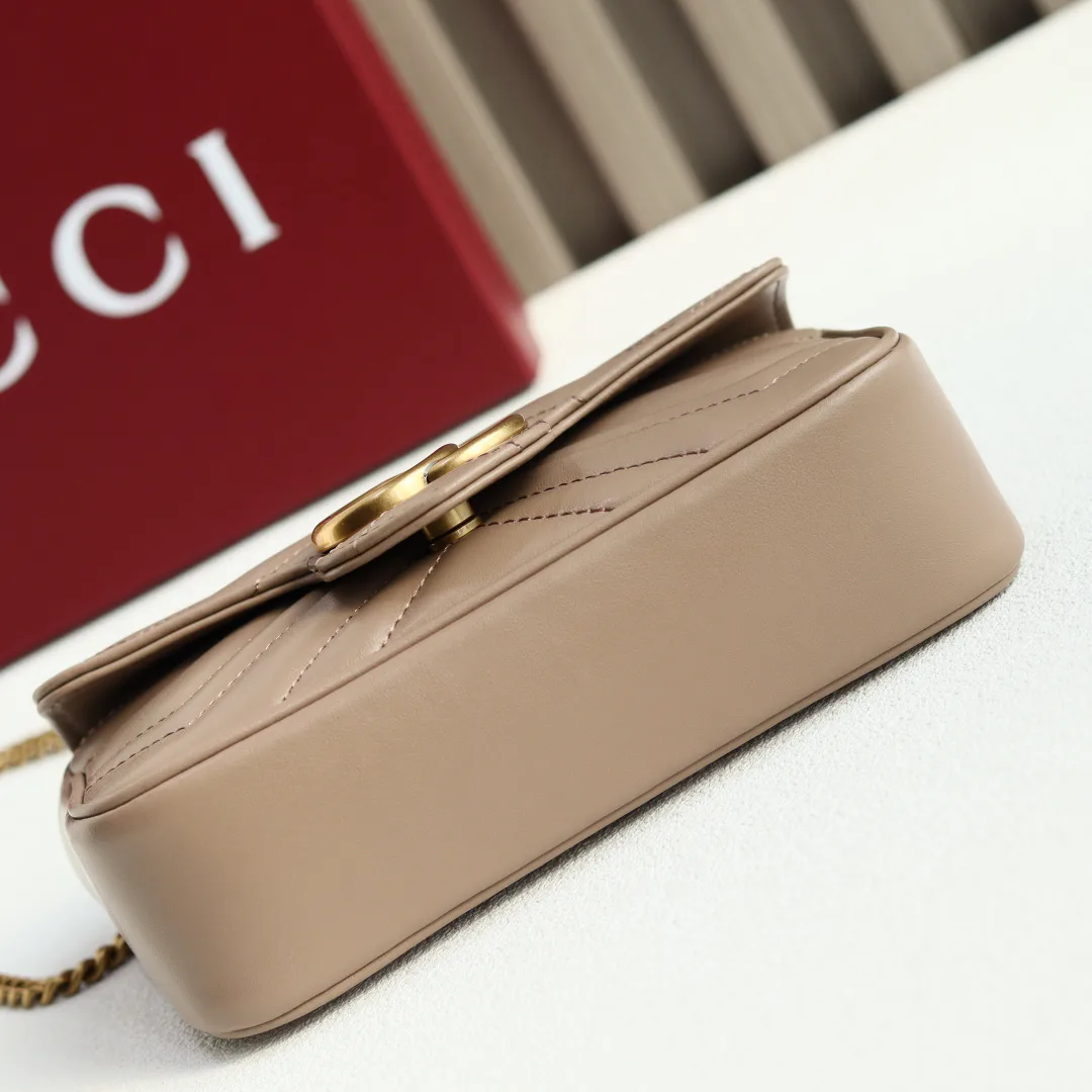 Women's Classic Handbags GUCCI 17947927