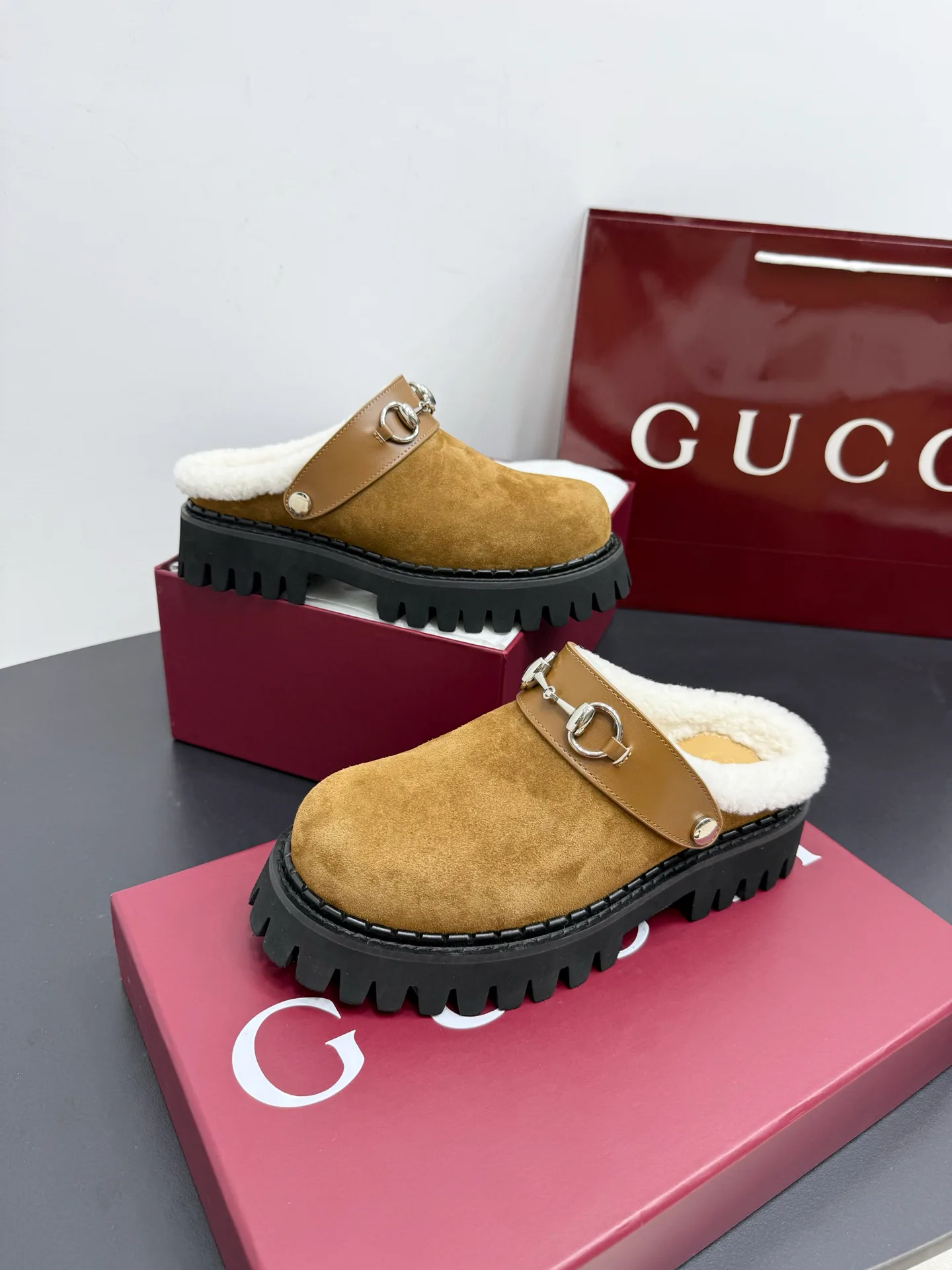 Women's Mules And Clogs GUCCI 18393365