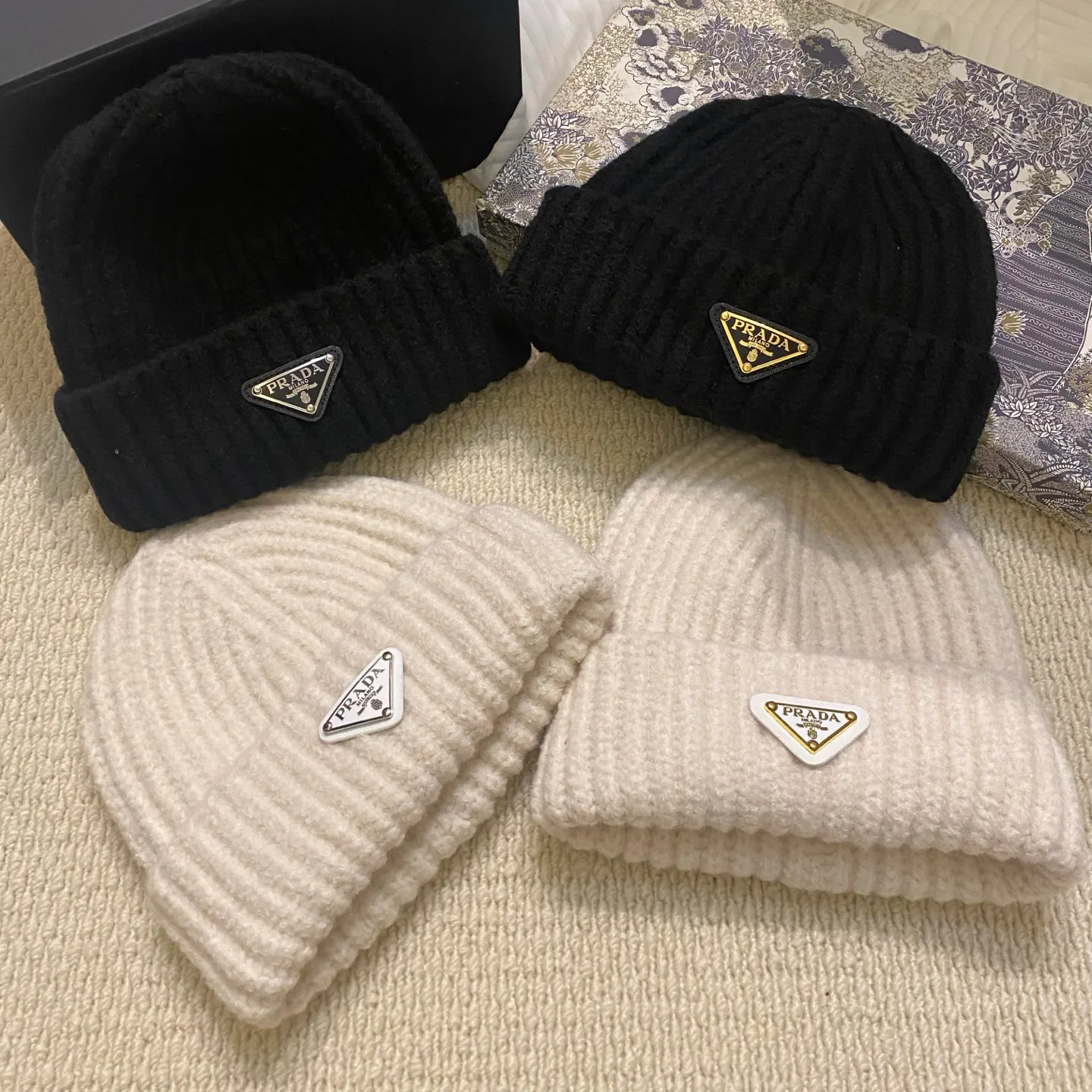 Hats PRADA 18347158